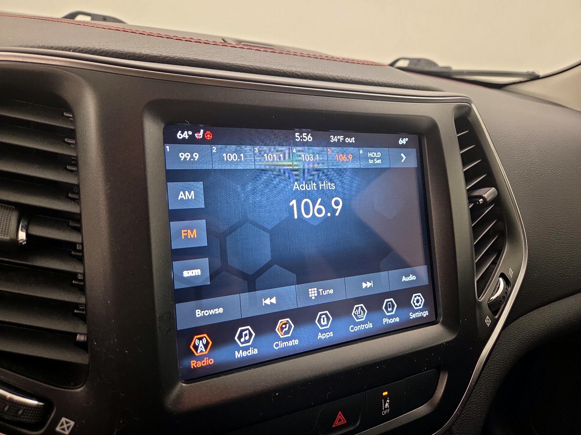 Thumbnail: 2022 Jeep Cherokee - 15