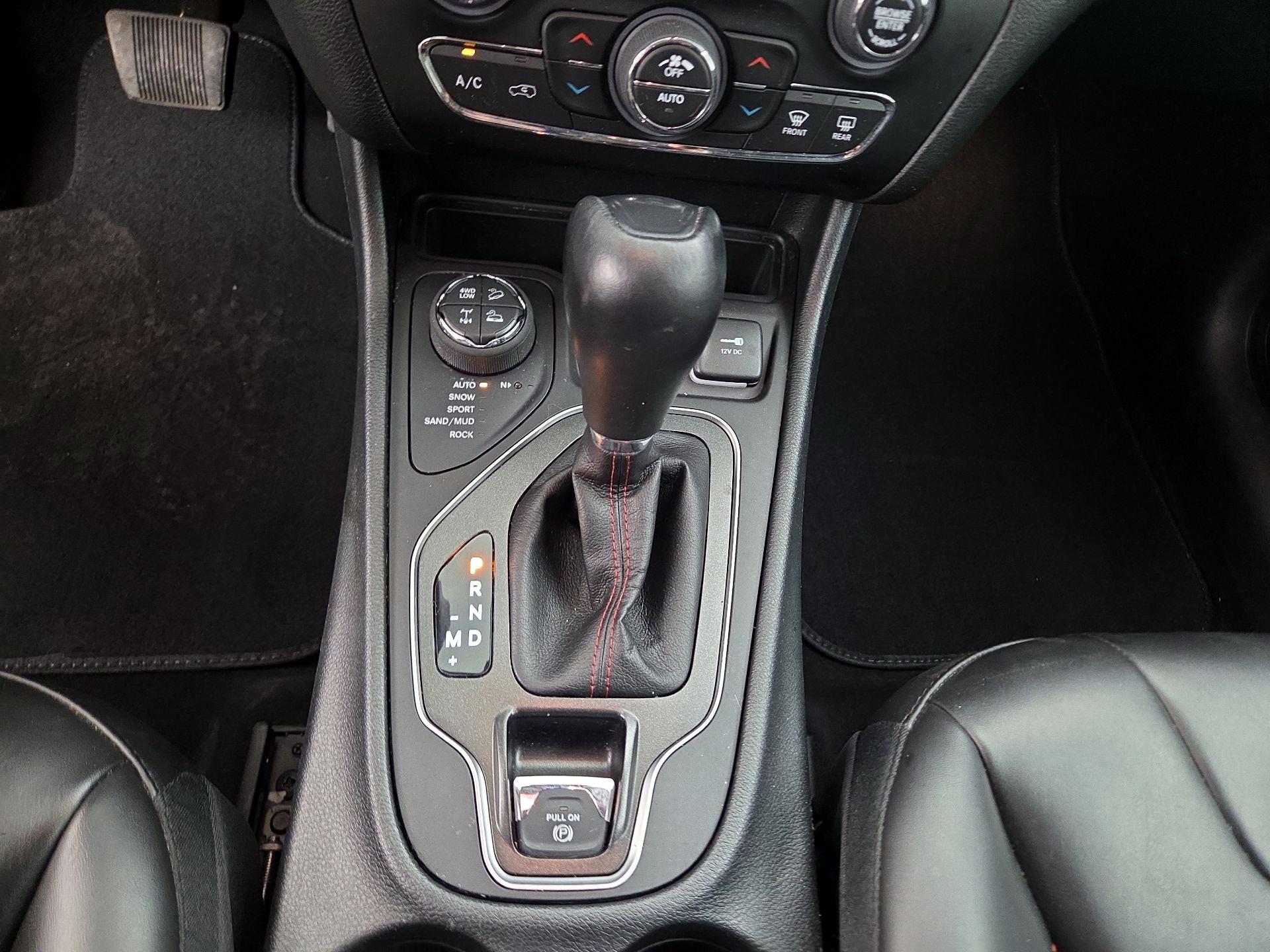 Thumbnail: 2022 Jeep Cherokee - 17