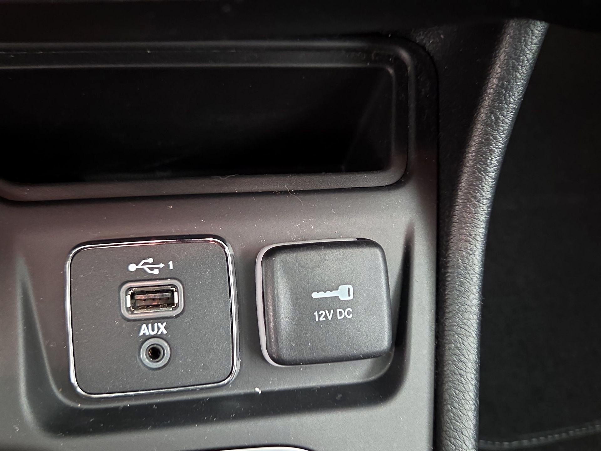 Thumbnail: 2022 Jeep Cherokee - 18