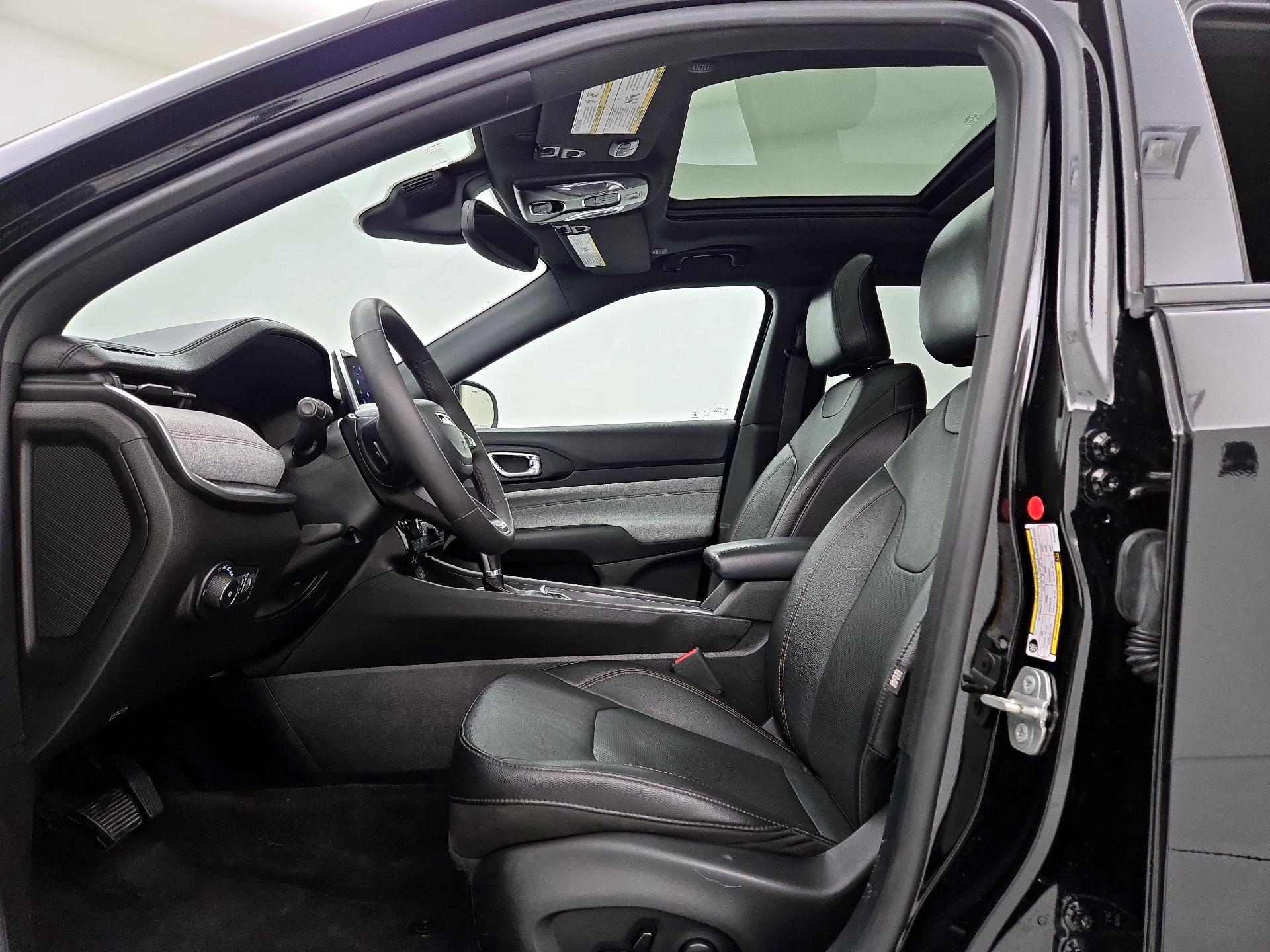 Thumbnail: 2023 Jeep Compass - 11