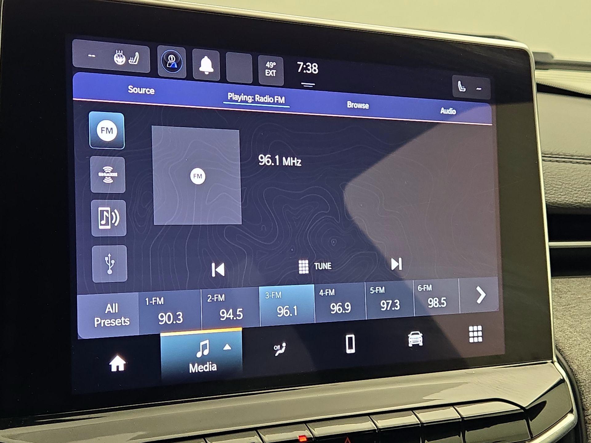 Thumbnail: 2023 Jeep Compass - 14