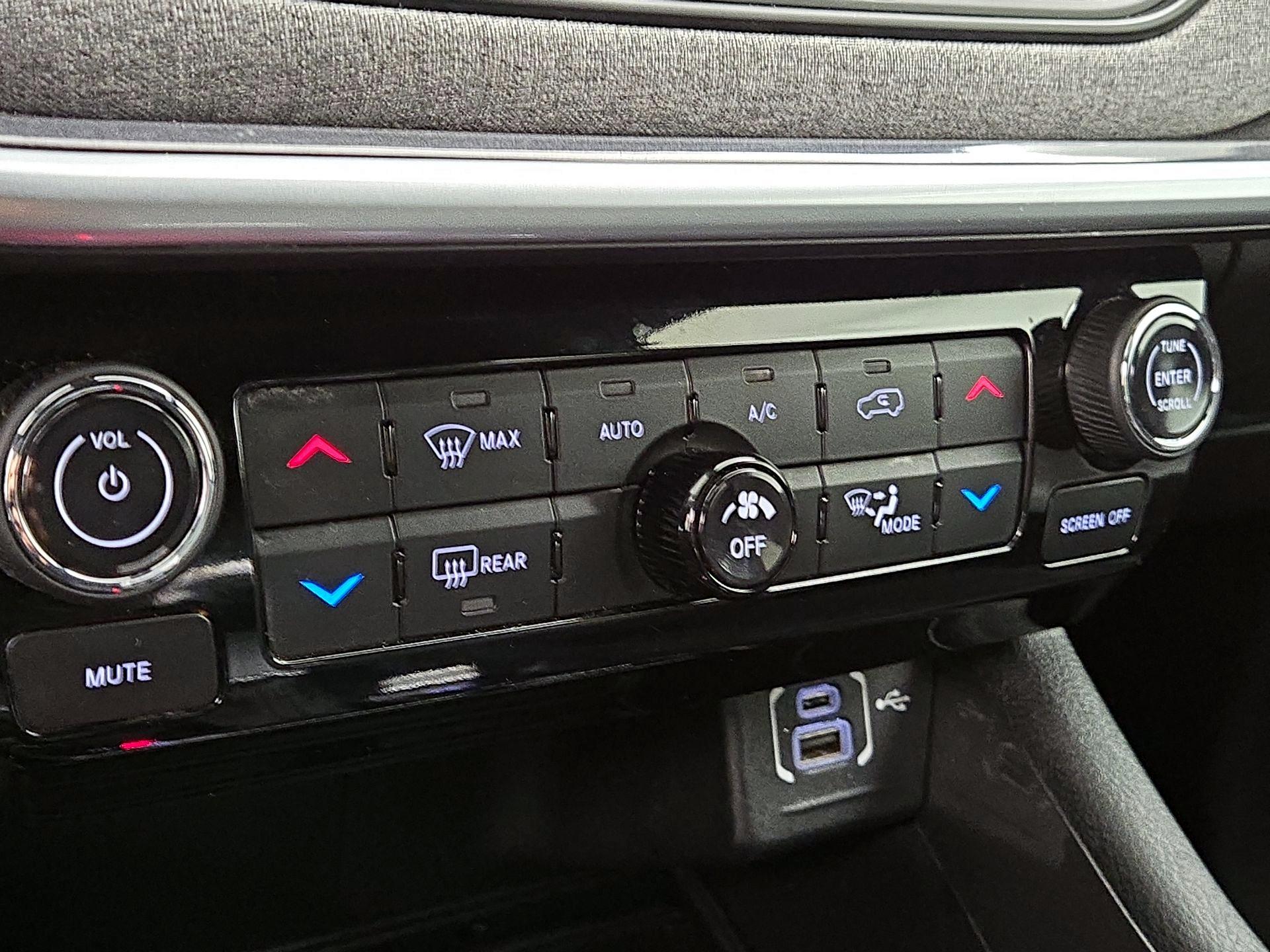 Thumbnail: 2023 Jeep Compass - 15