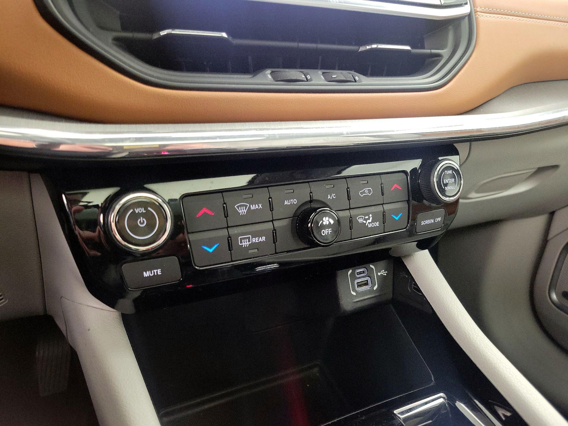 Thumbnail: 2022 Jeep Compass - 17