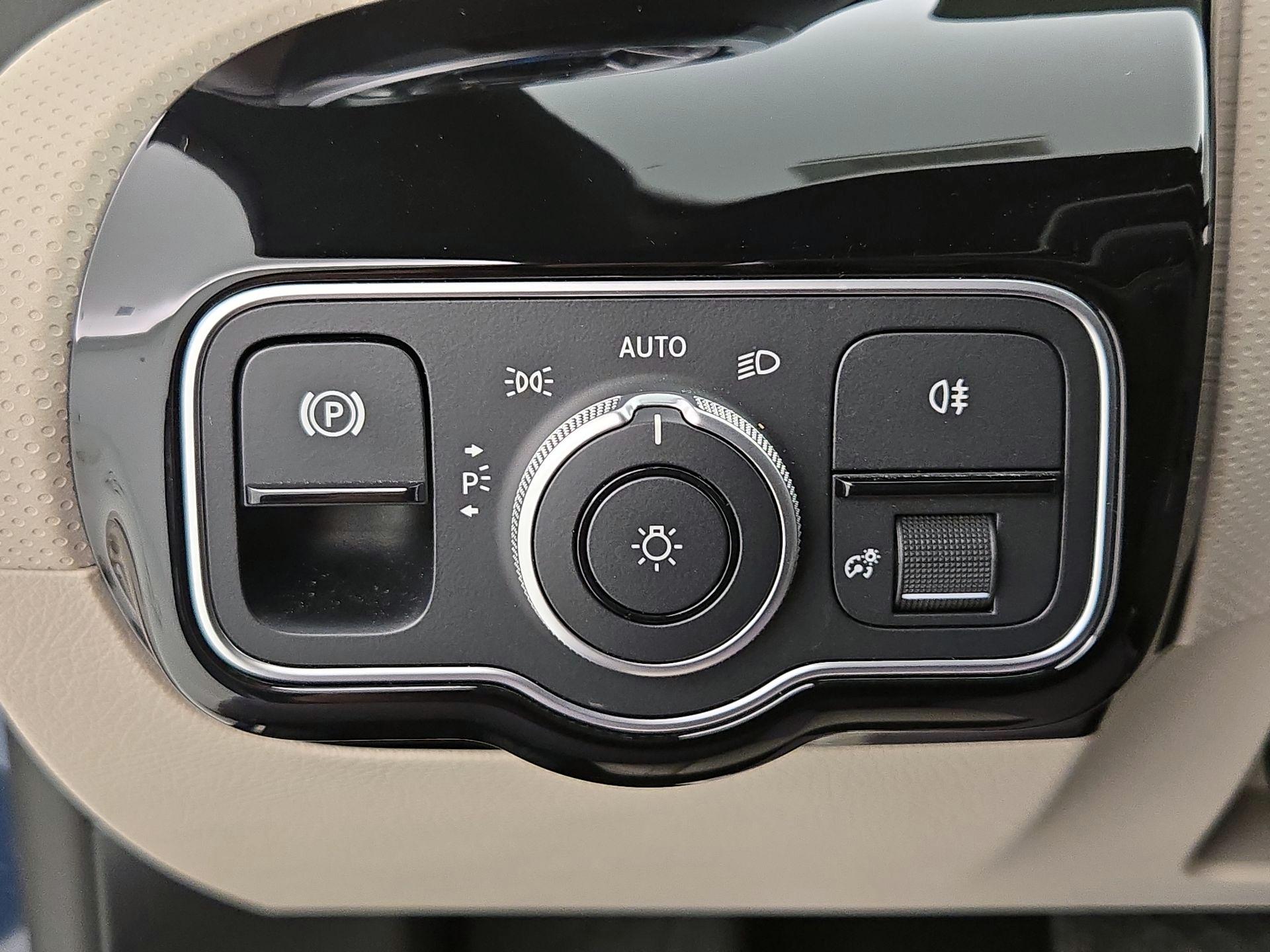 Thumbnail: 2023 Mercedes-Benz CLA - 13