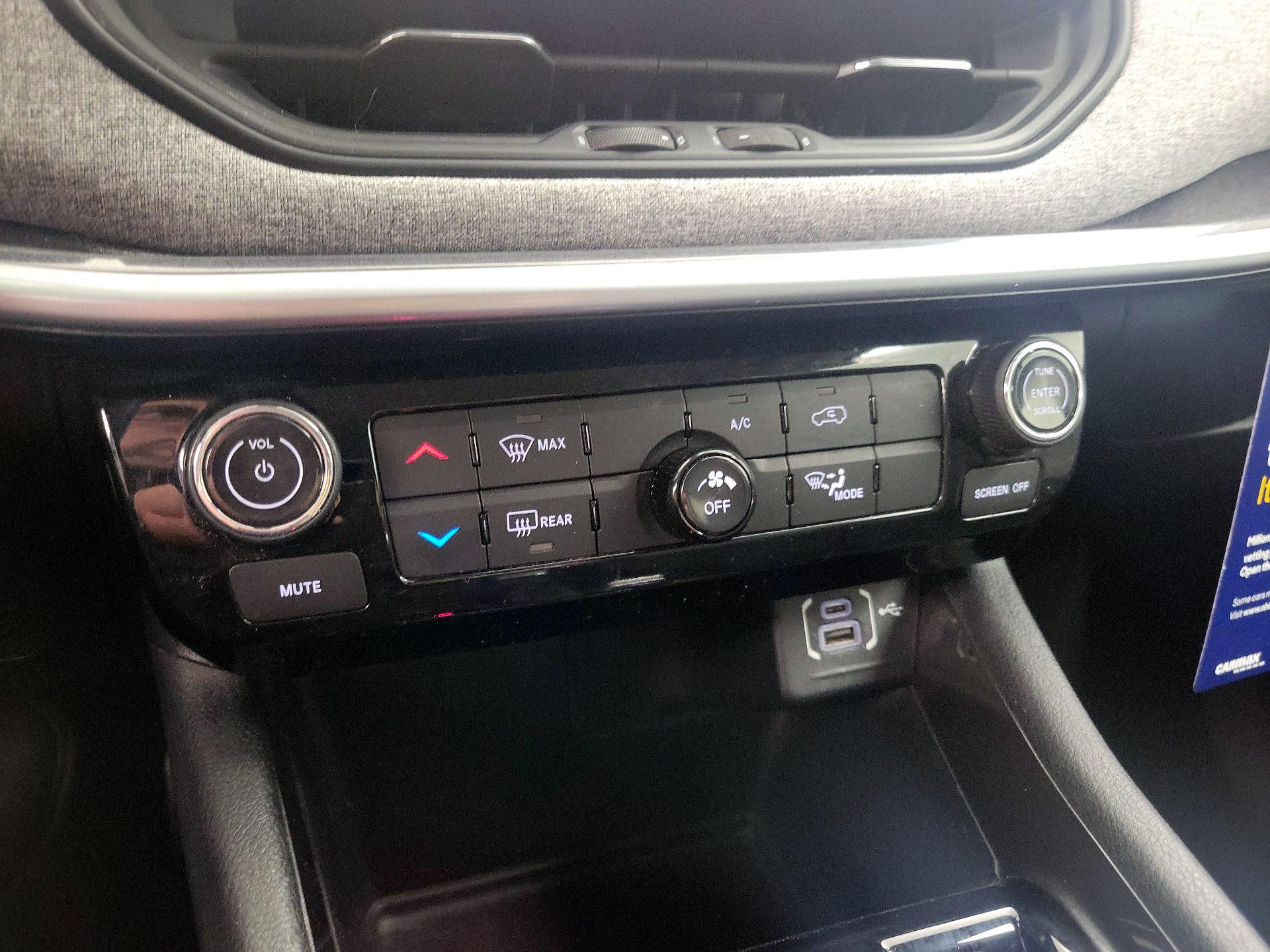 Thumbnail: 2022 Jeep Compass - 16