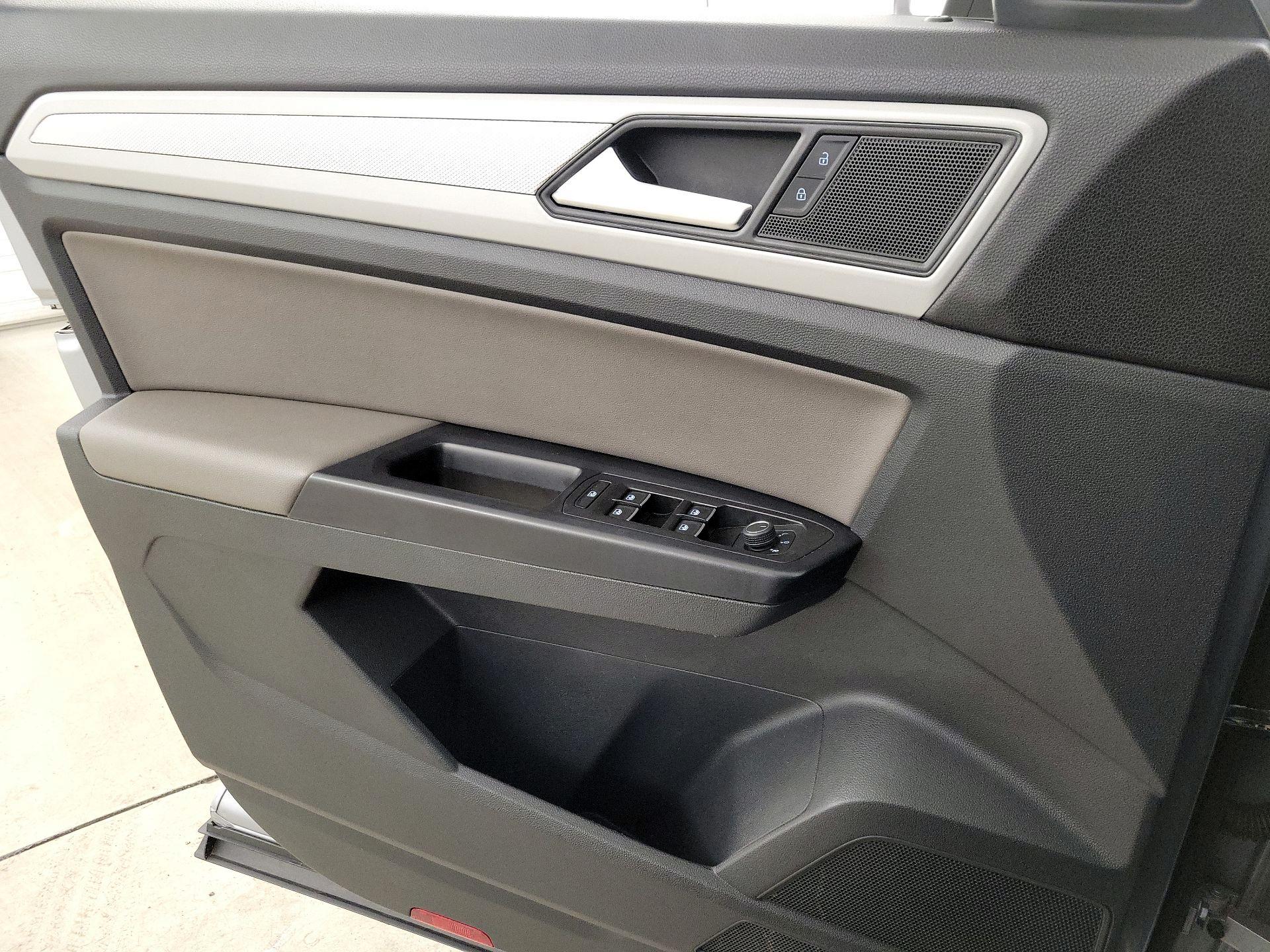 Thumbnail: 2021 Volkswagen Atlas - 12