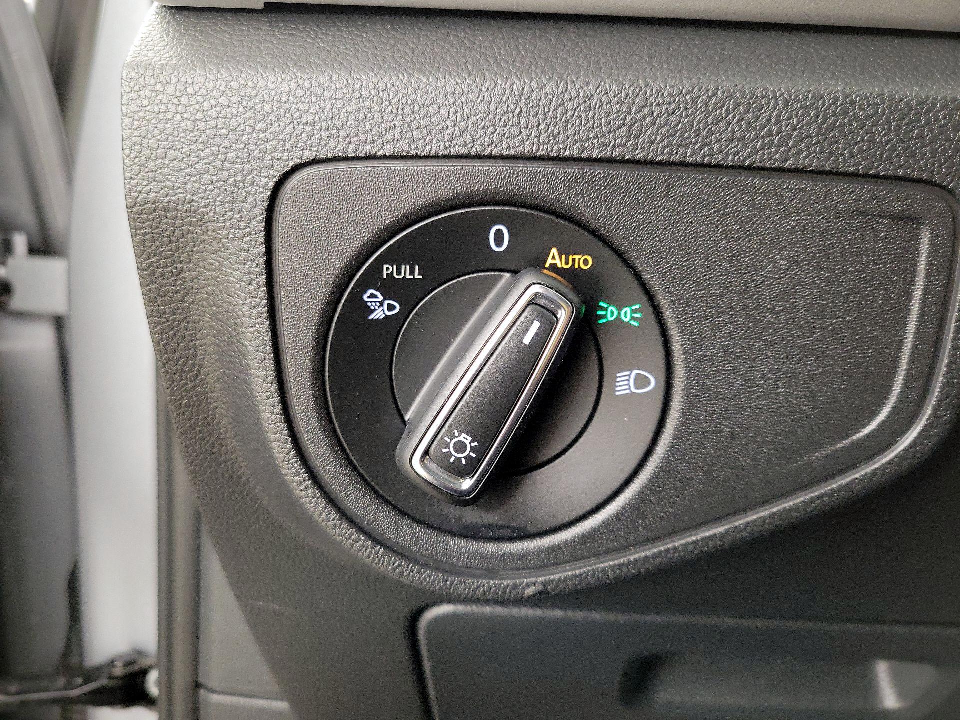 Thumbnail: 2021 Volkswagen Atlas - 13