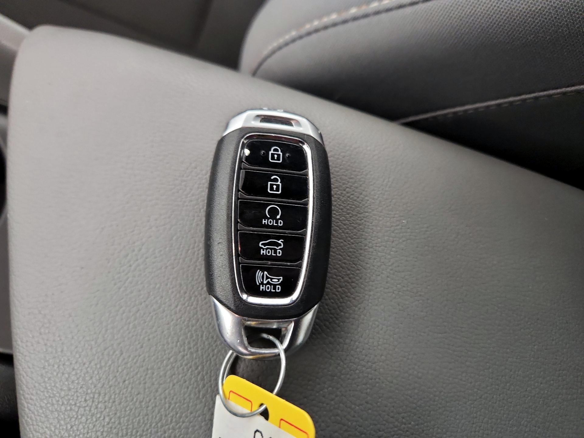 Thumbnail: 2023 Hyundai Elantra - 20