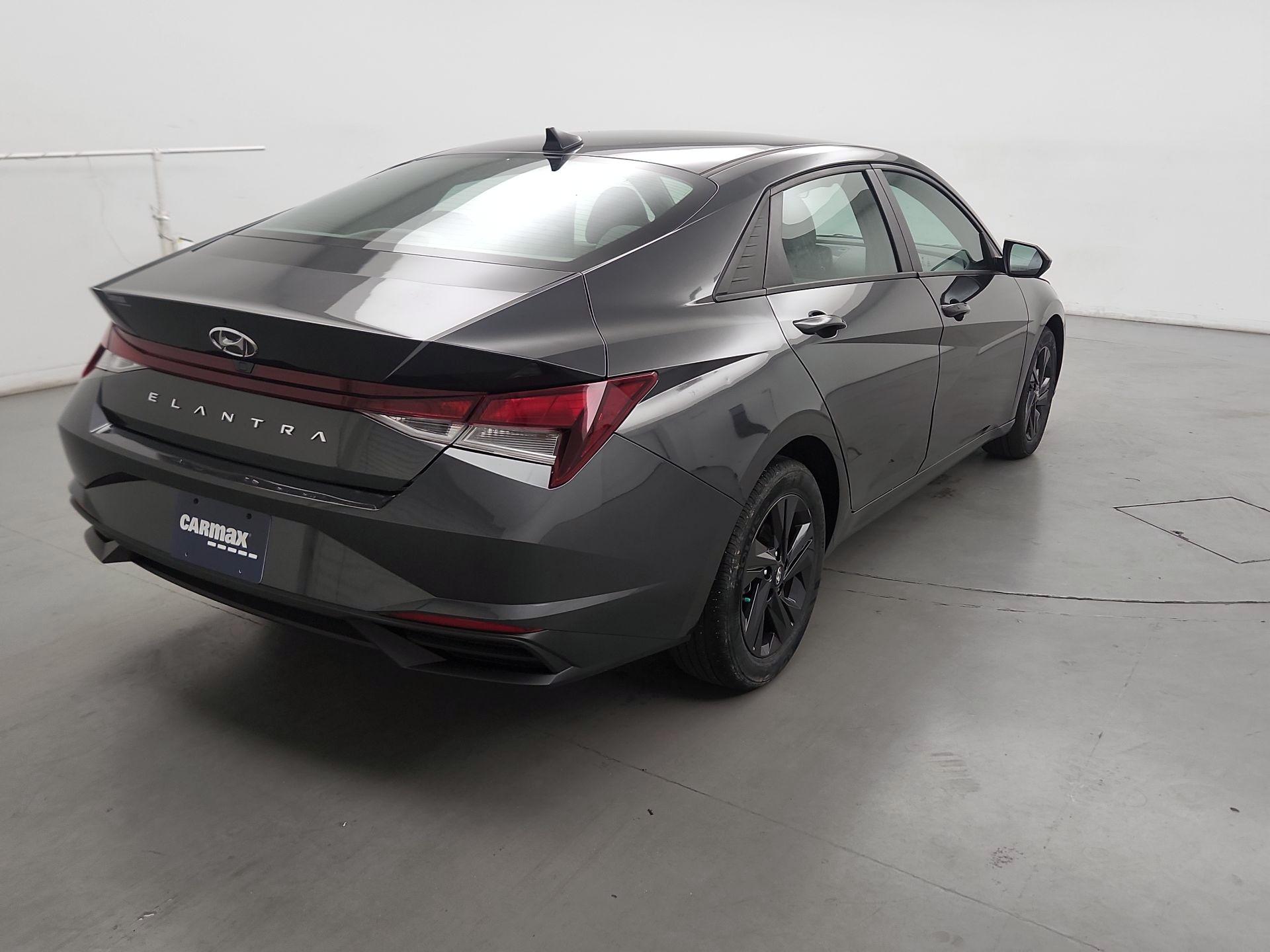 Thumbnail: 2023 Hyundai Elantra - 5