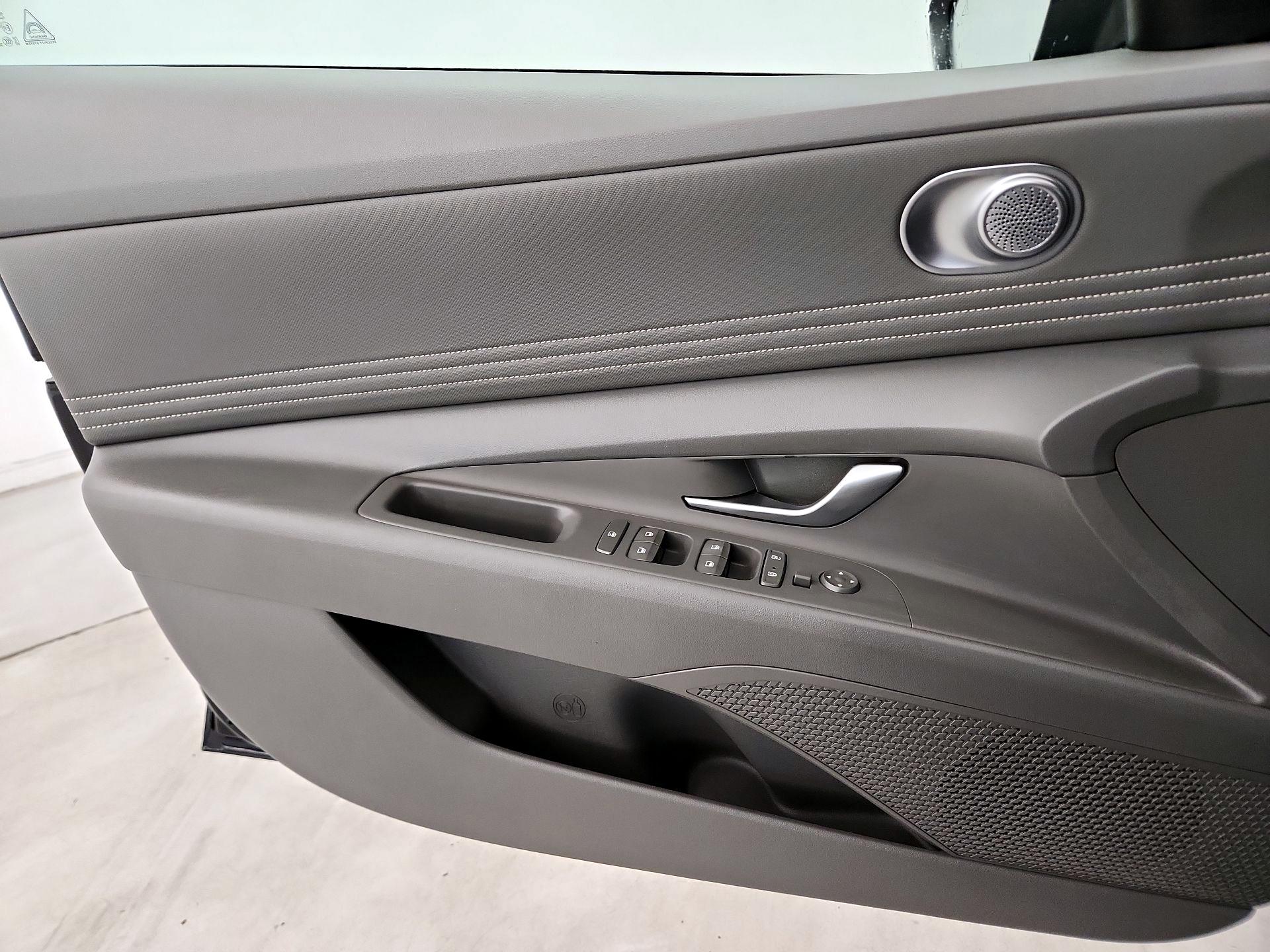 Thumbnail: 2023 Hyundai Elantra - 12