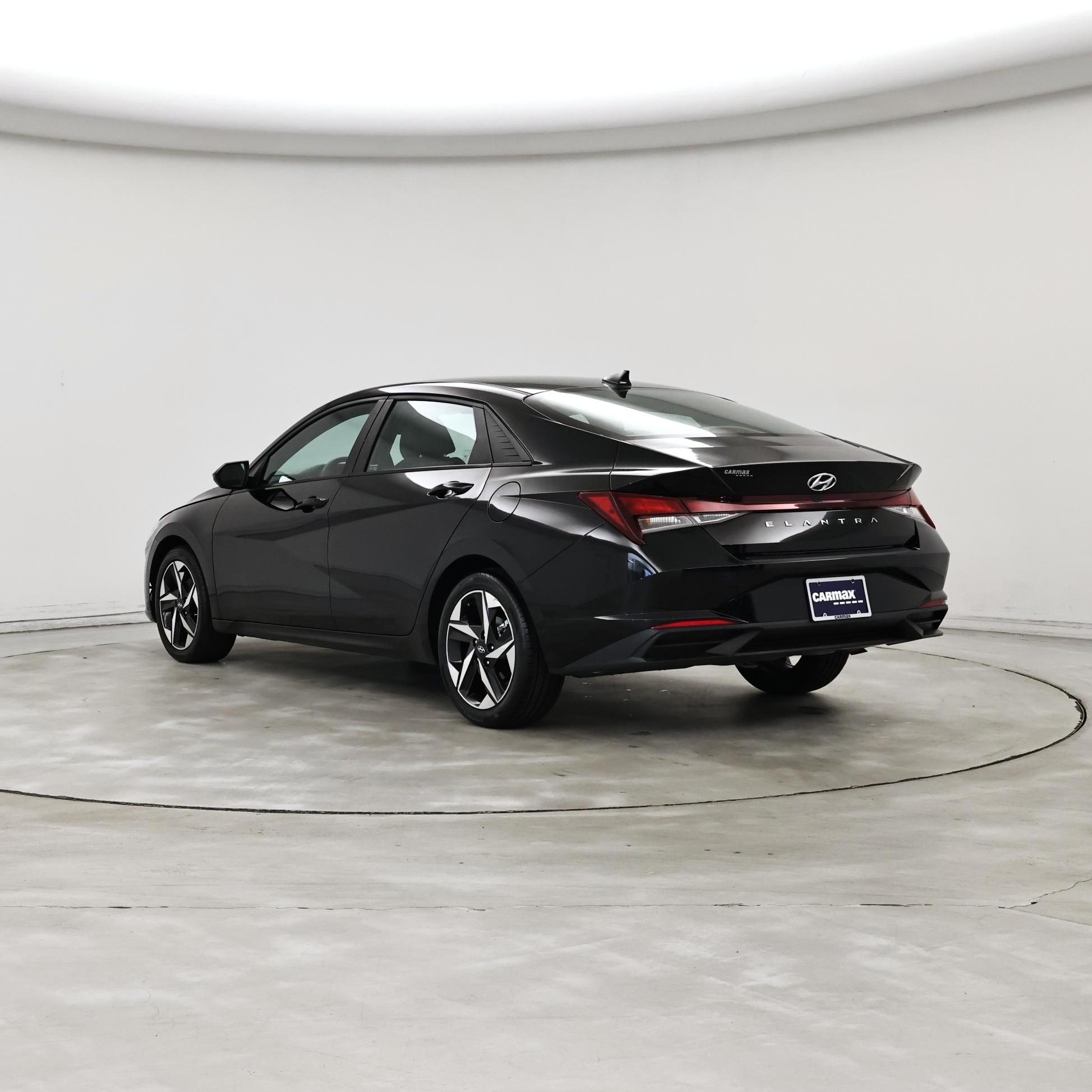 Thumbnail: 2023 Hyundai Elantra - 2