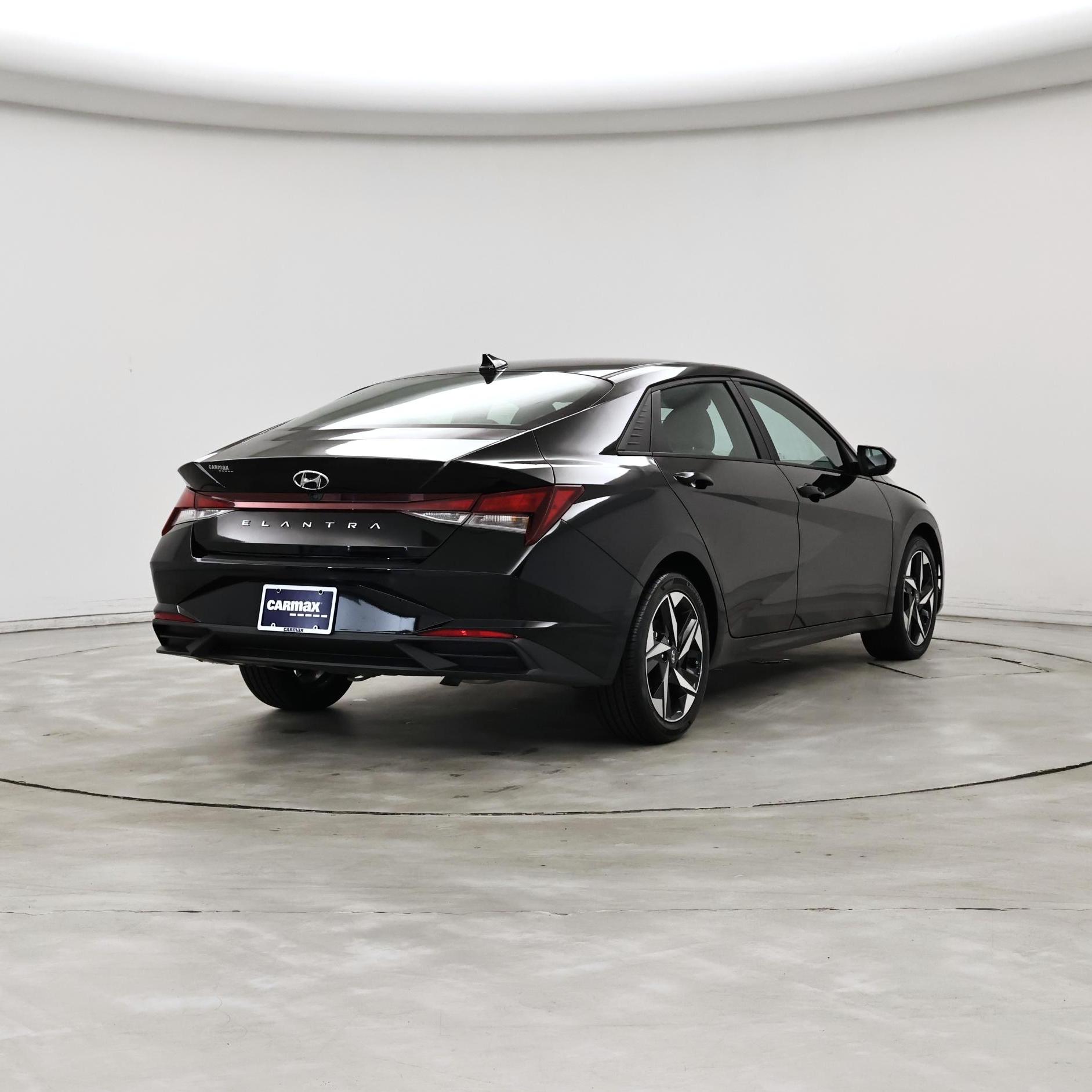 Thumbnail: 2023 Hyundai Elantra - 8