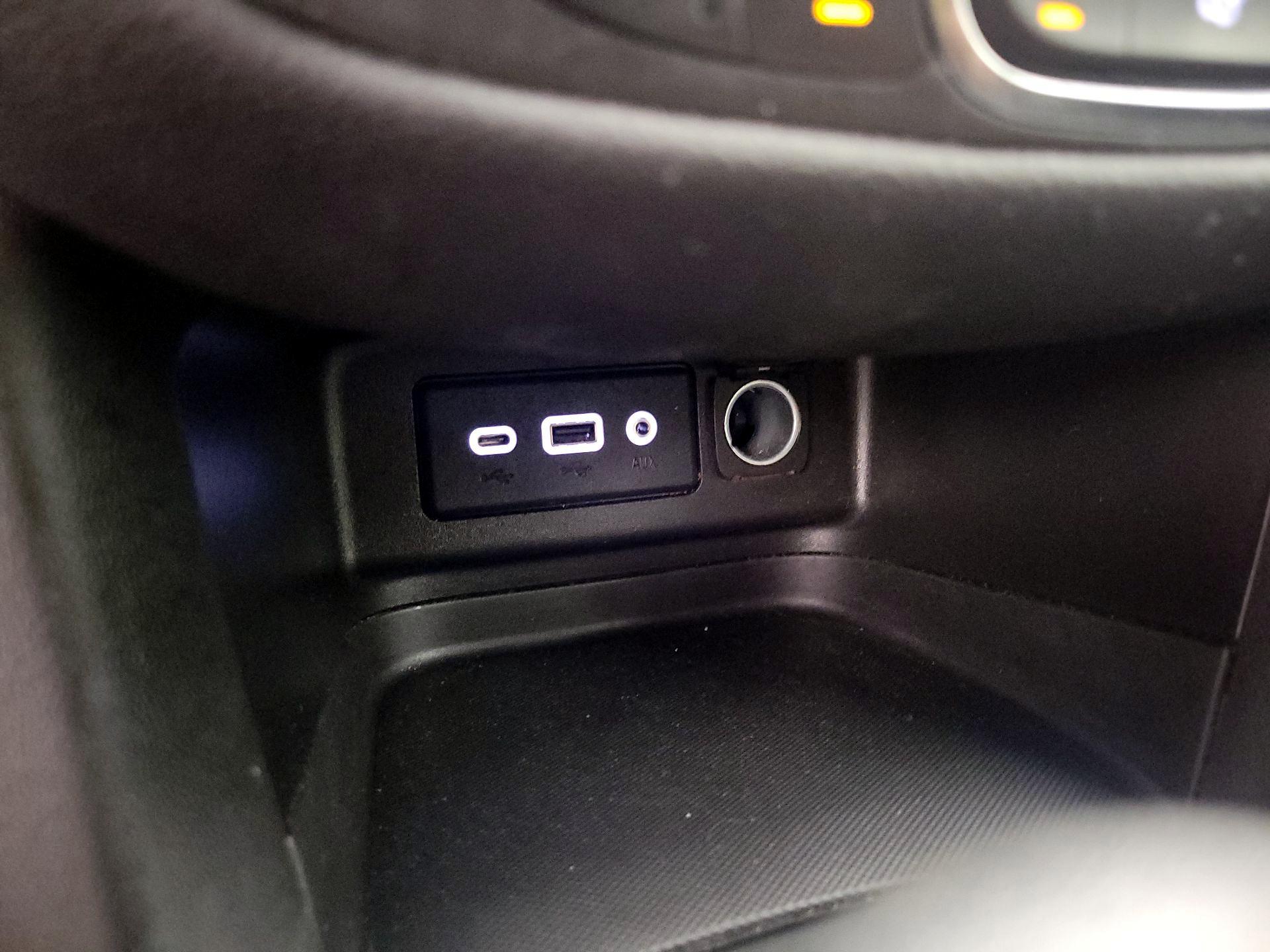 Thumbnail: 2022 Chevrolet Equinox - 18