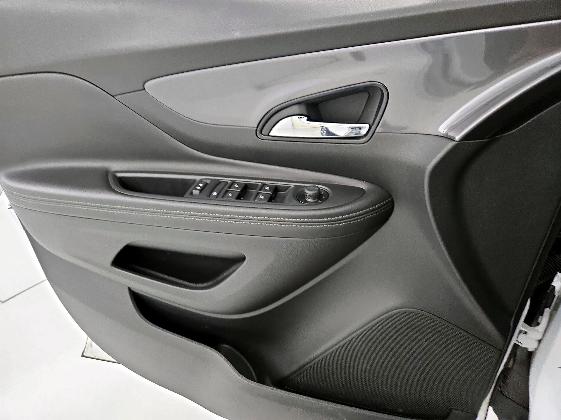 Thumbnail: 2022 Buick Encore - 12