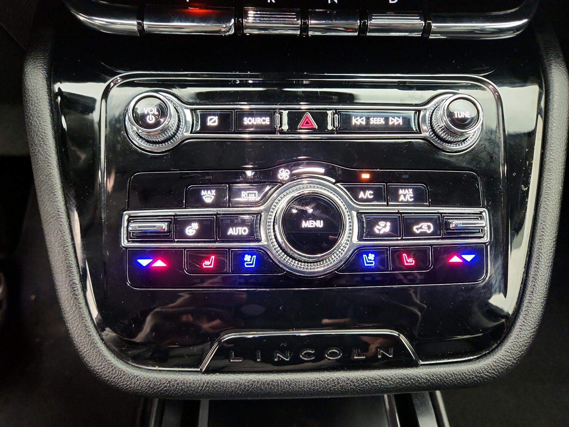 Thumbnail: 2022 Lincoln Corsair - 17