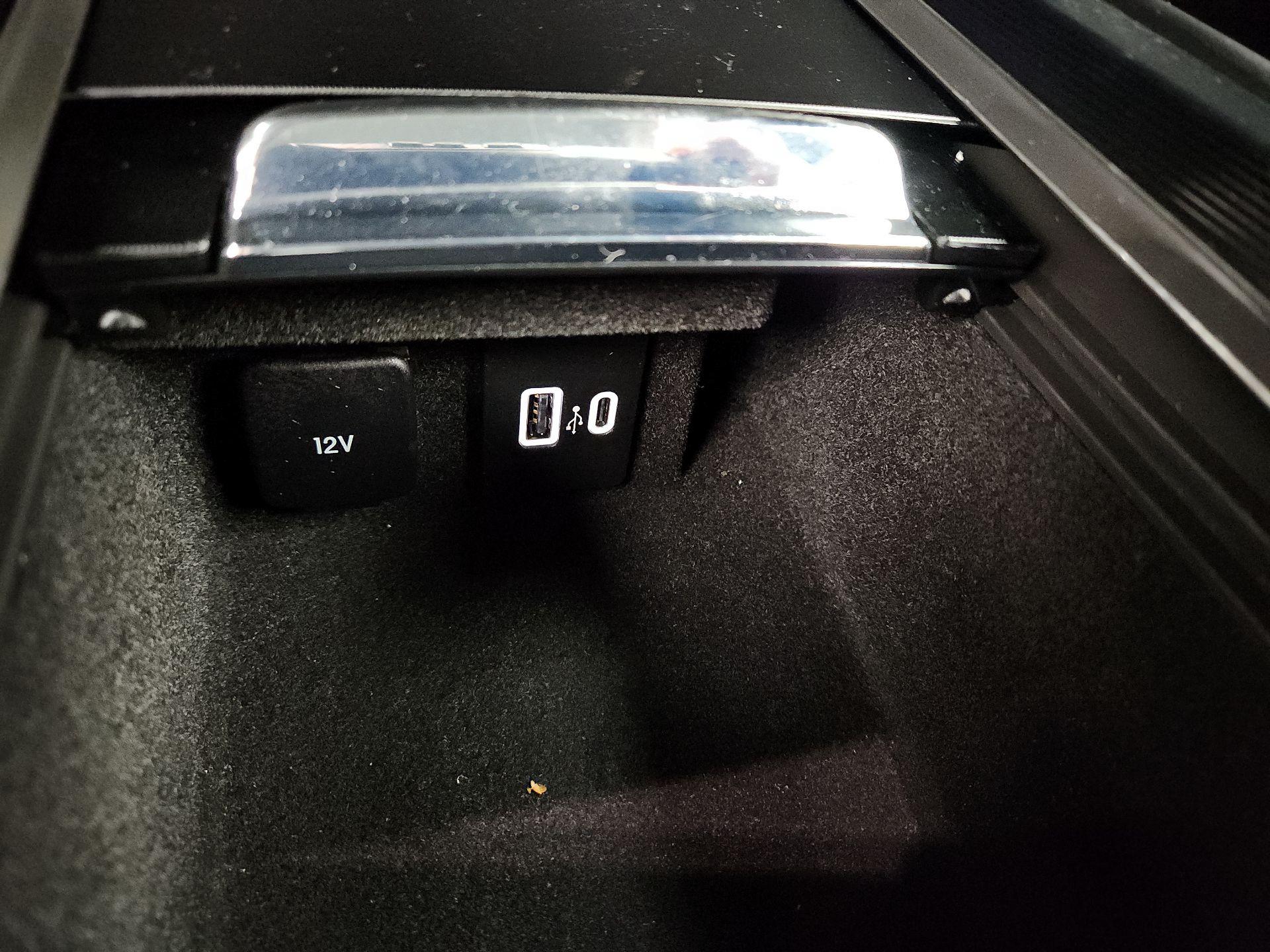 Thumbnail: 2022 Lincoln Corsair - 19