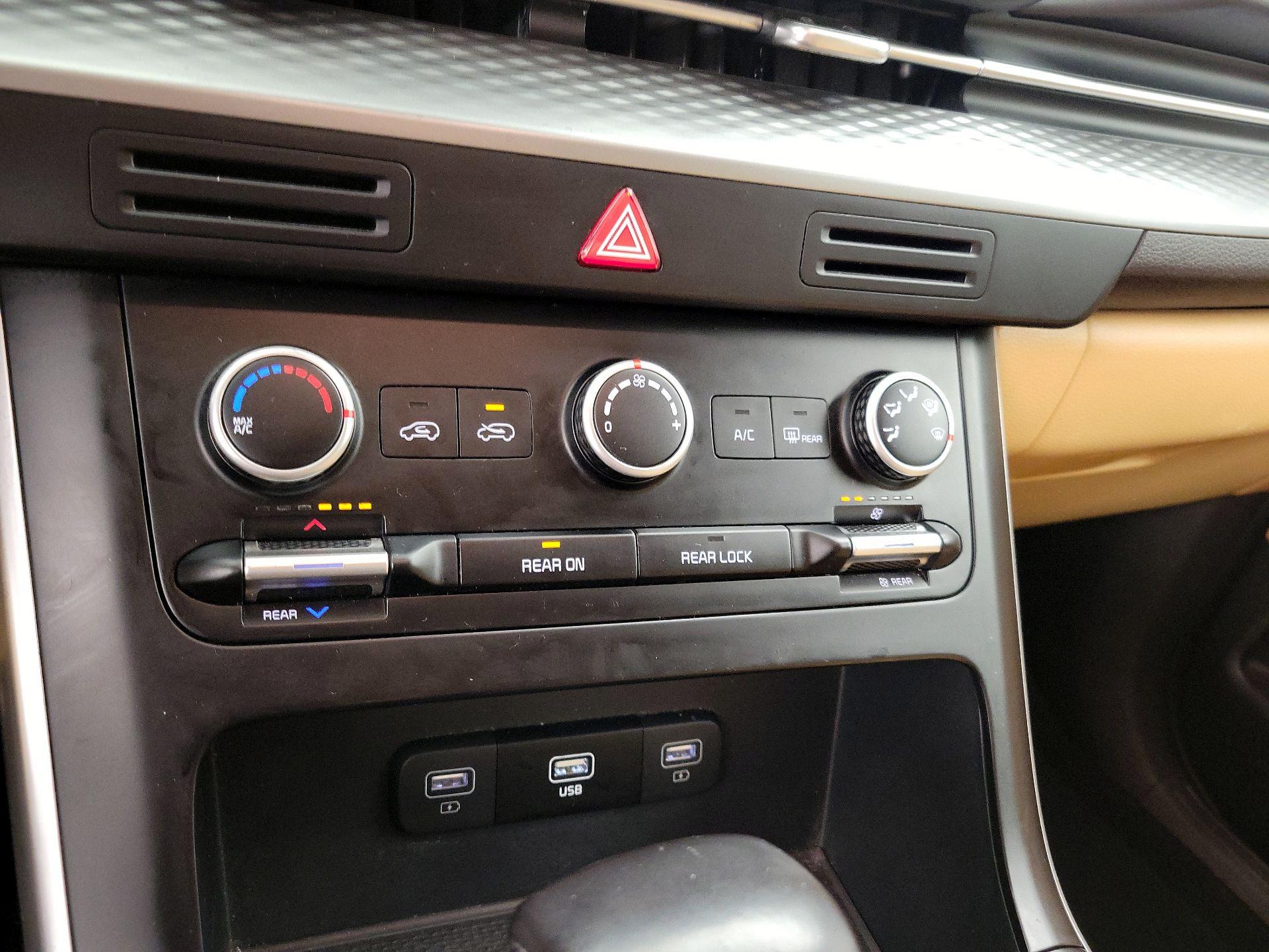 Thumbnail: 2024 Kia Carnival - 16