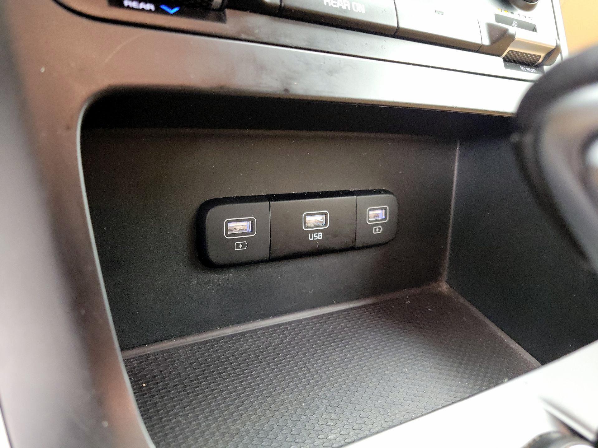 Thumbnail: 2024 Kia Carnival - 18