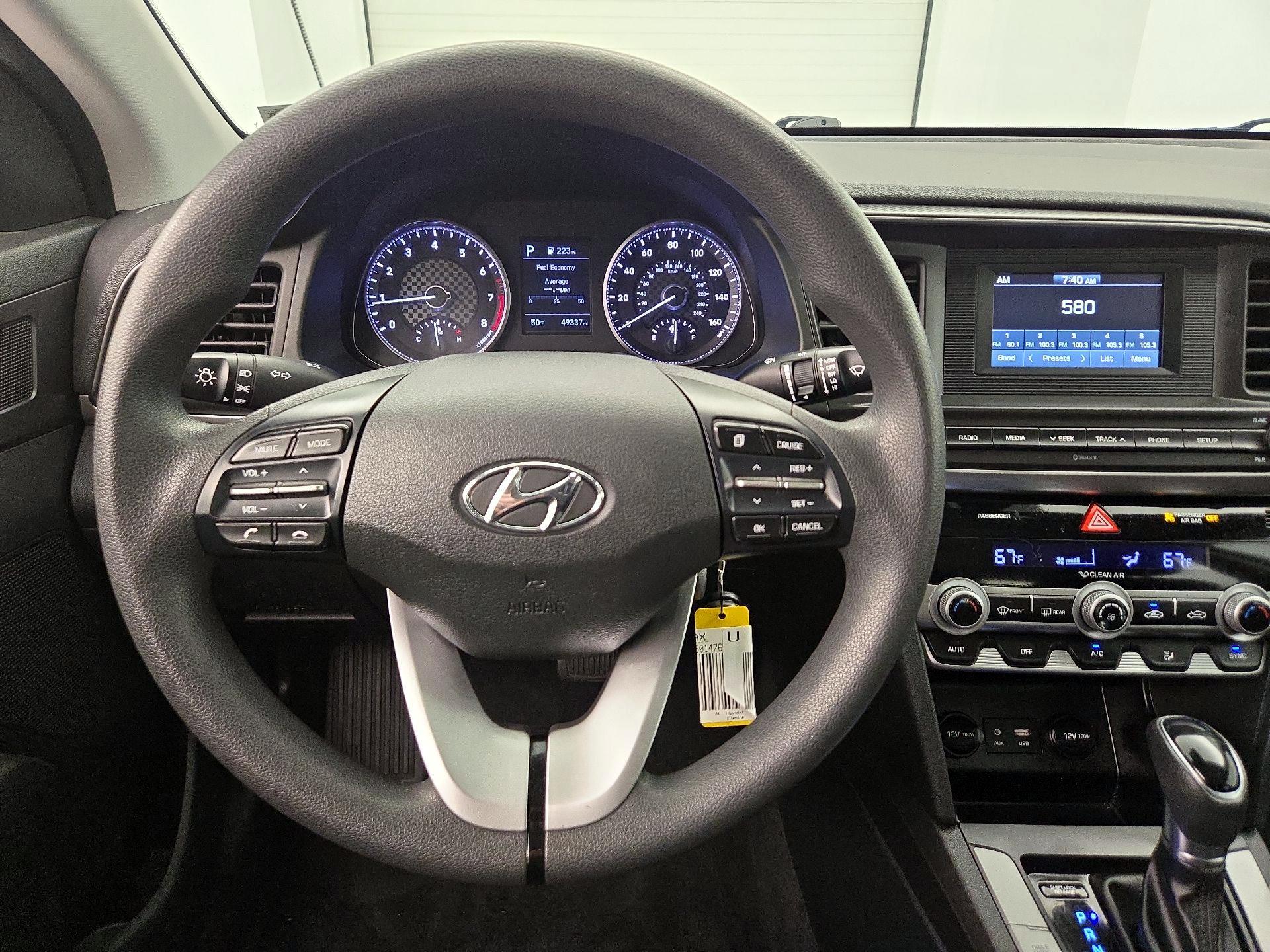 Thumbnail: 2020 Hyundai Elantra - 10