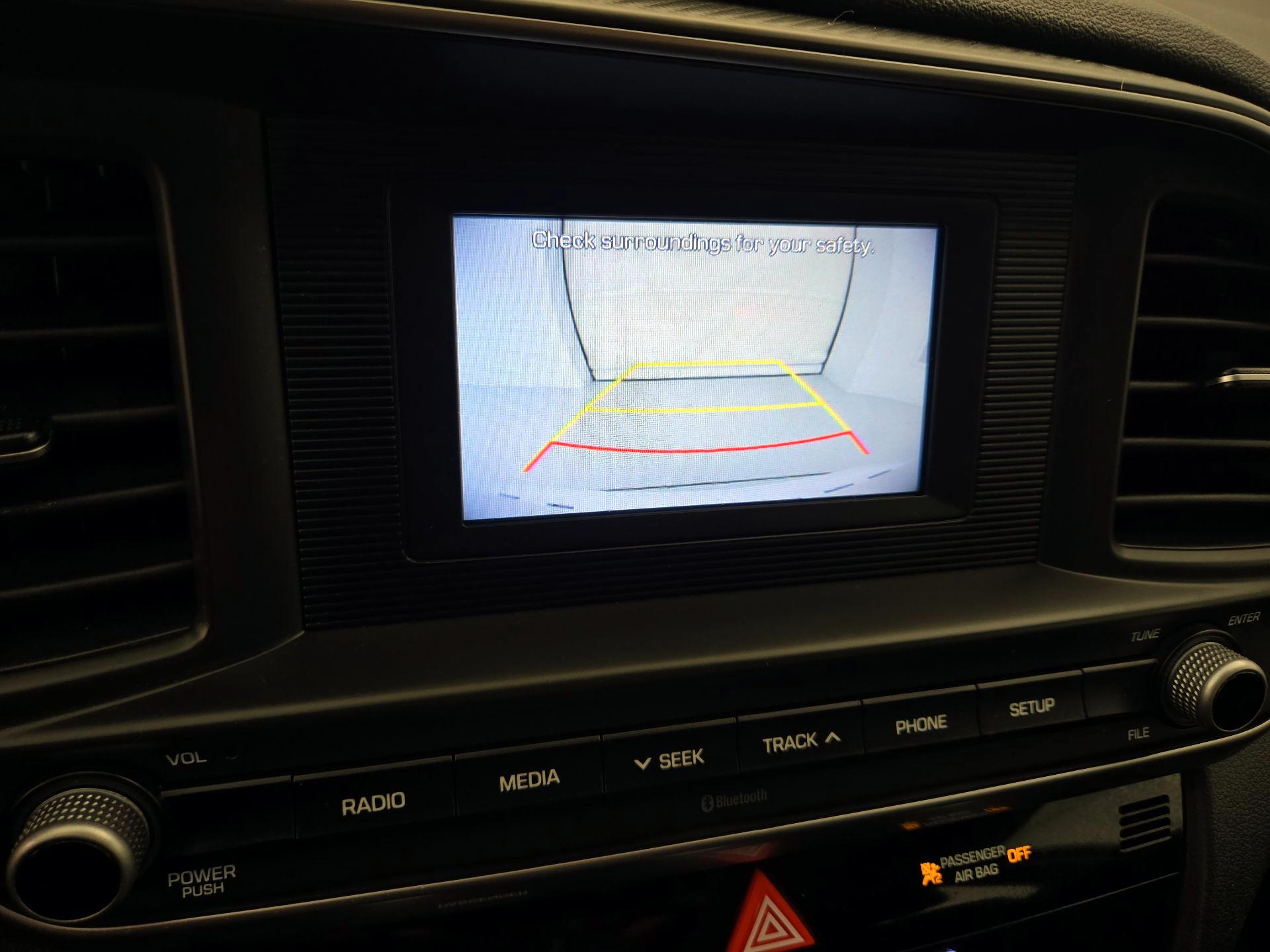 Thumbnail: 2020 Hyundai Elantra - 15