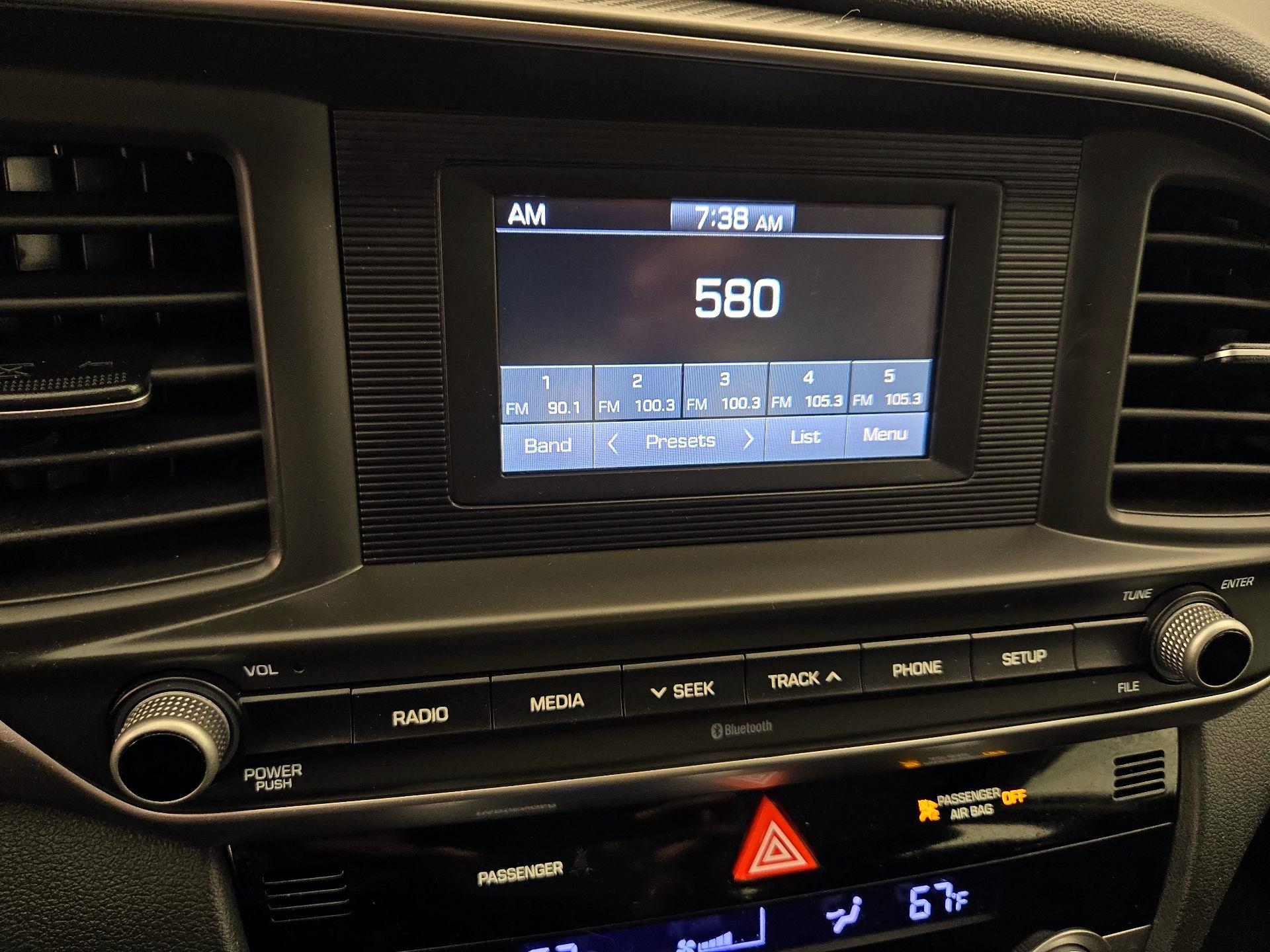 Thumbnail: 2020 Hyundai Elantra - 16