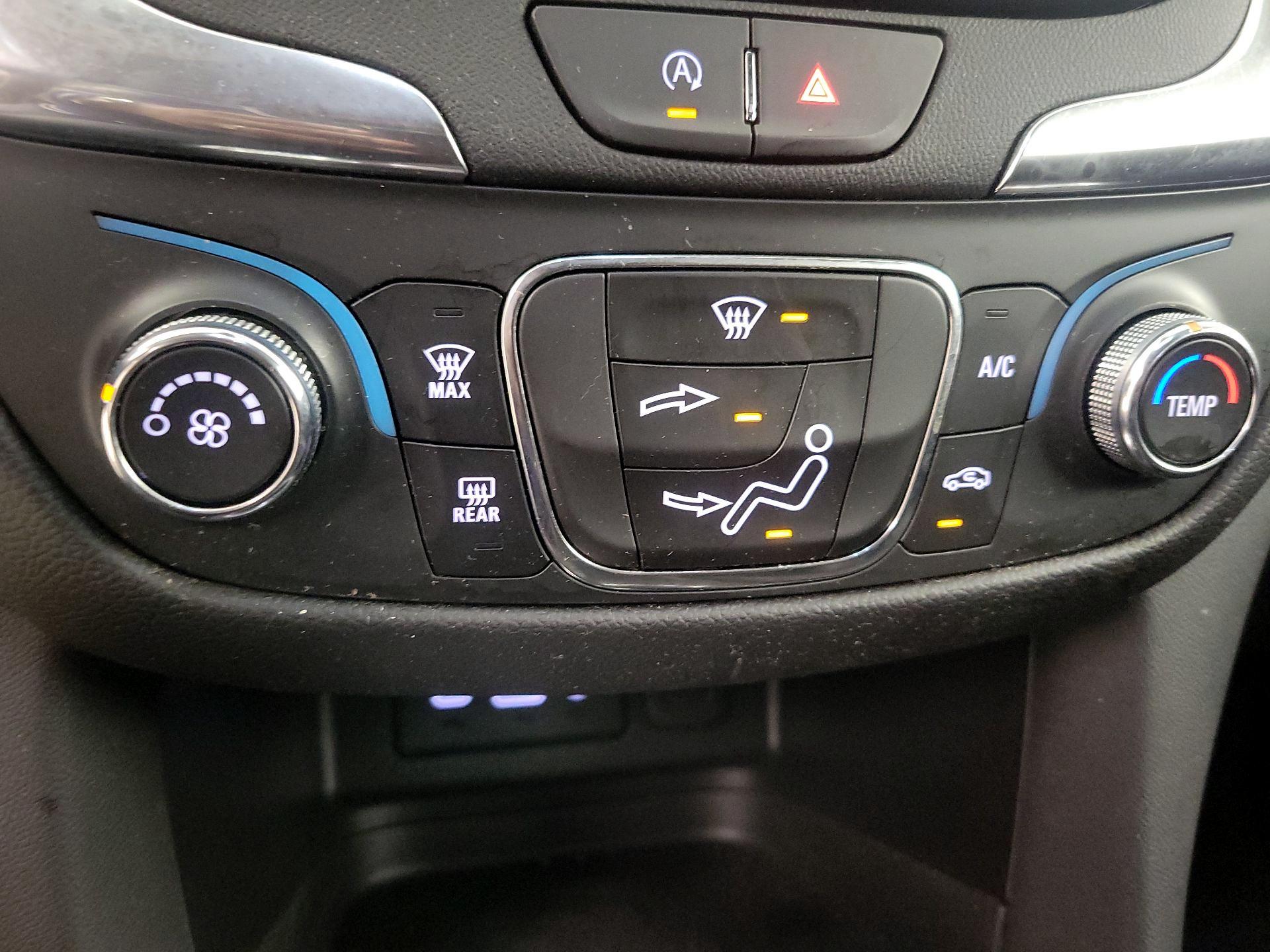 Thumbnail: 2022 Chevrolet Equinox - 16