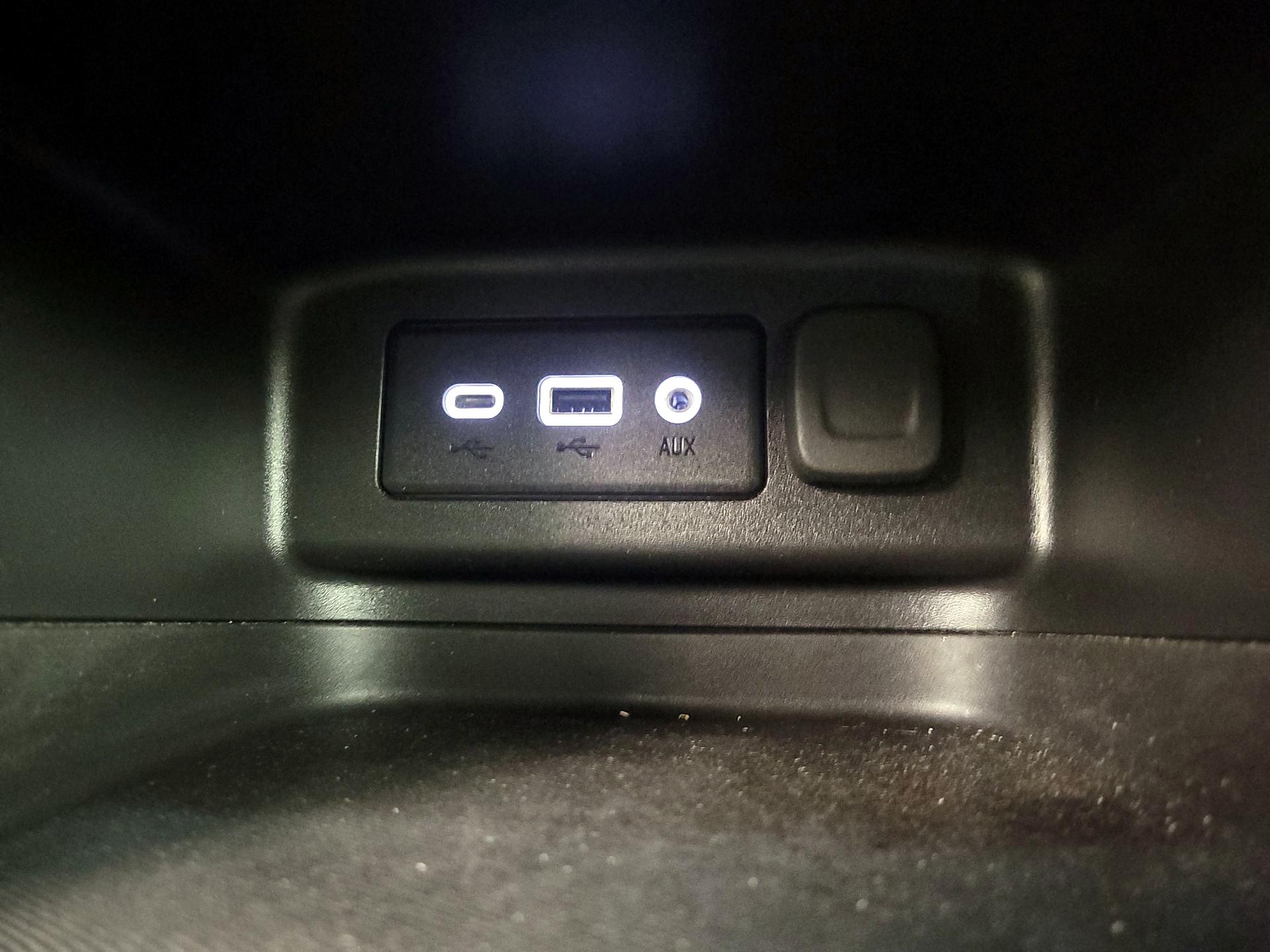 Thumbnail: 2022 Chevrolet Equinox - 18