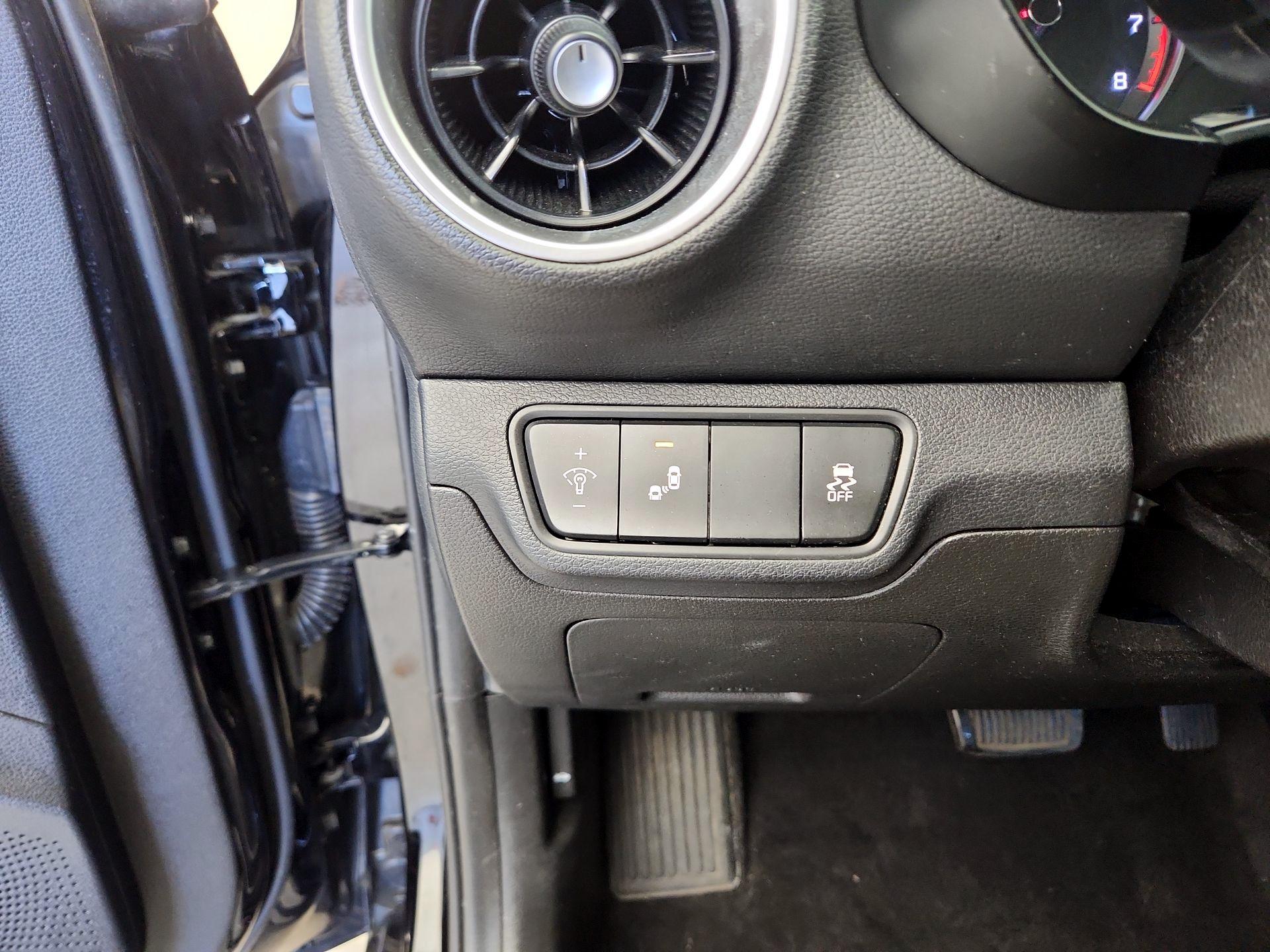 Thumbnail: 2023 Kia Forte - 13