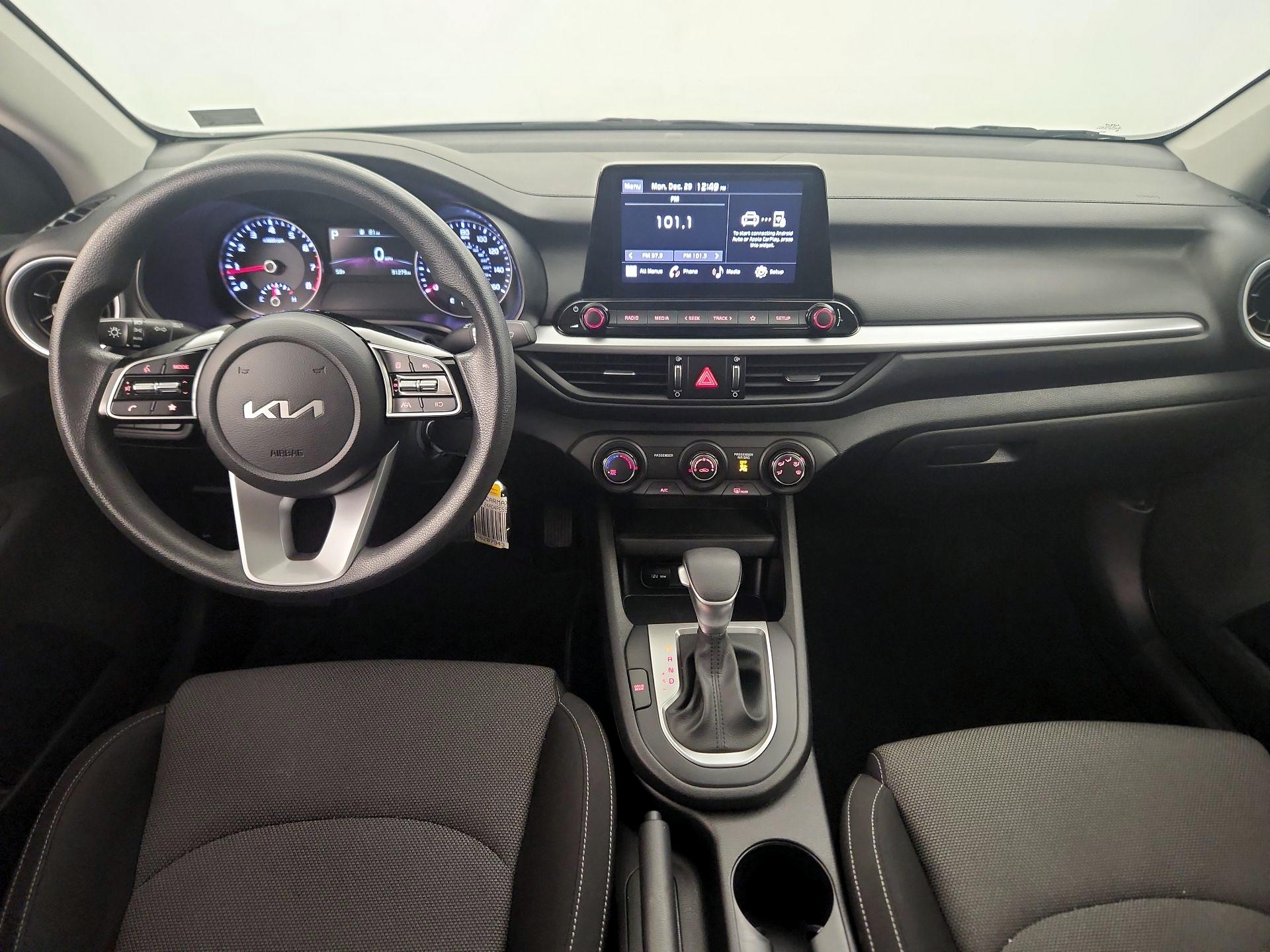 Thumbnail: 2023 Kia Forte - 9