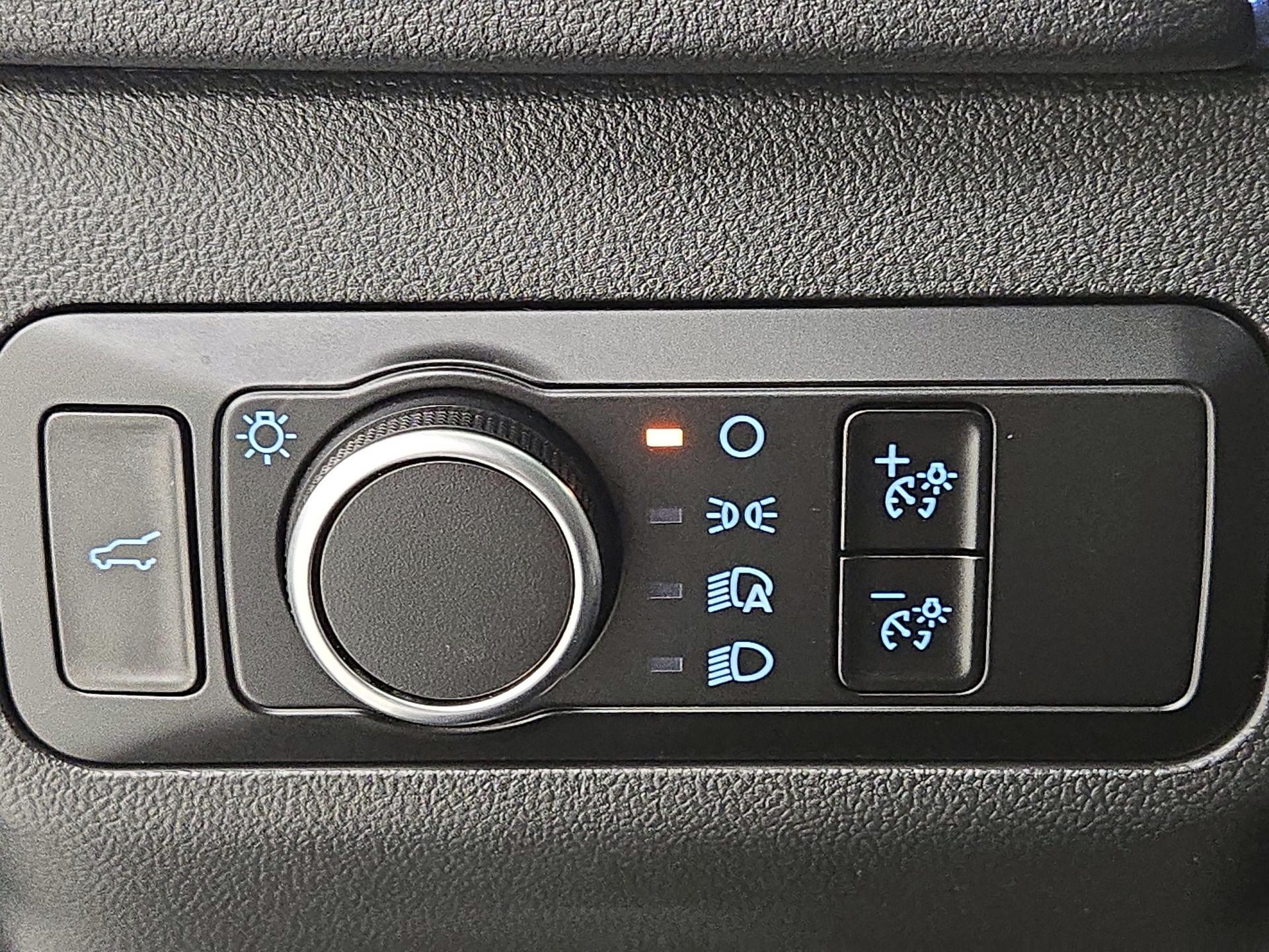 Thumbnail: 2022 Ford Escape - 13