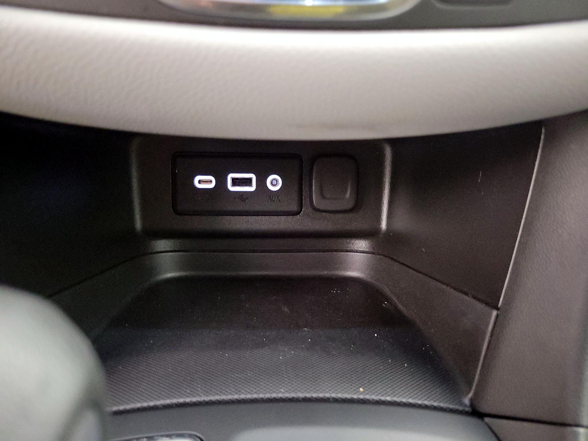 Thumbnail: 2023 Chevrolet Equinox - 18