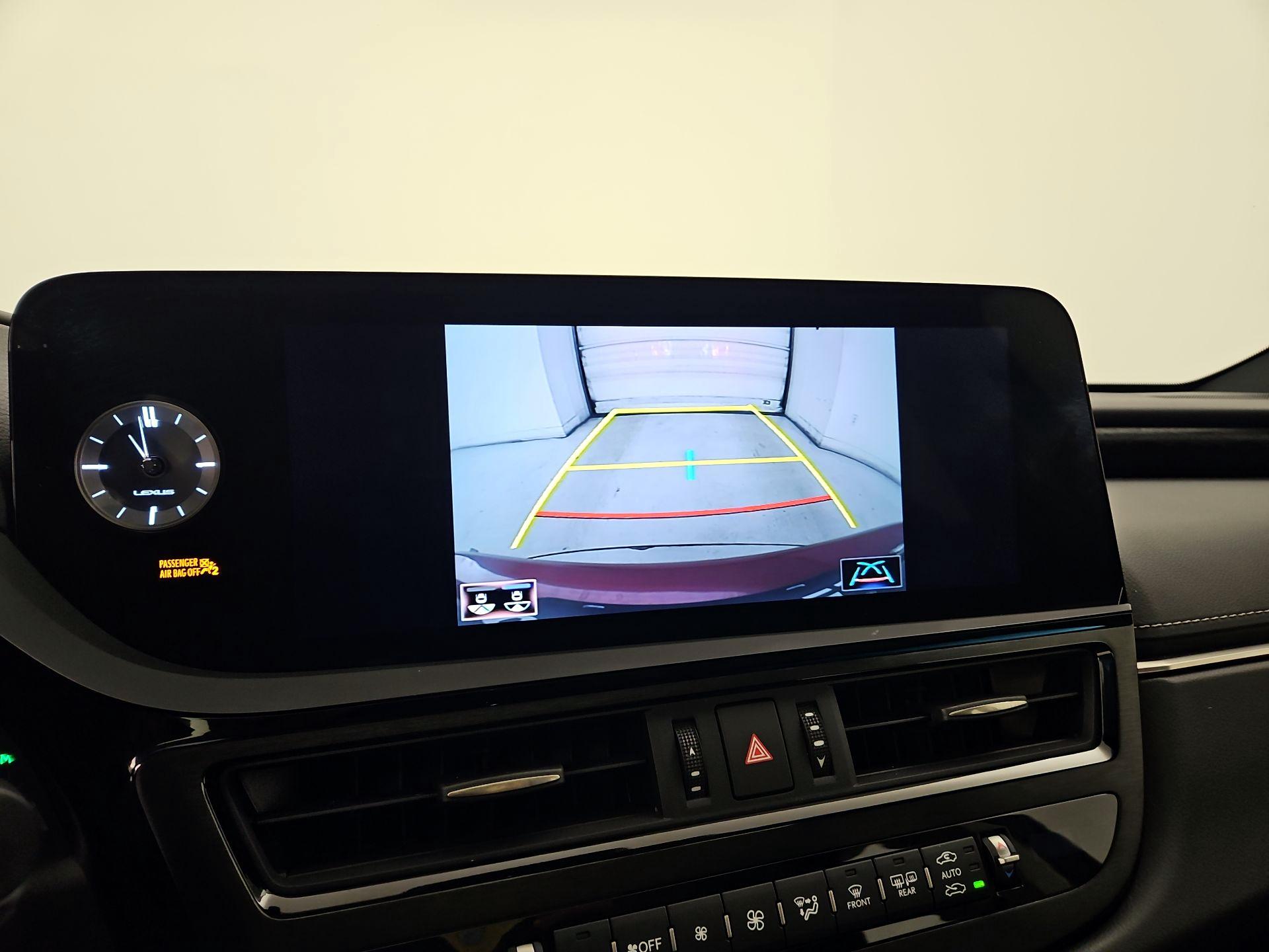 Thumbnail: 2022 Lexus ES - 14