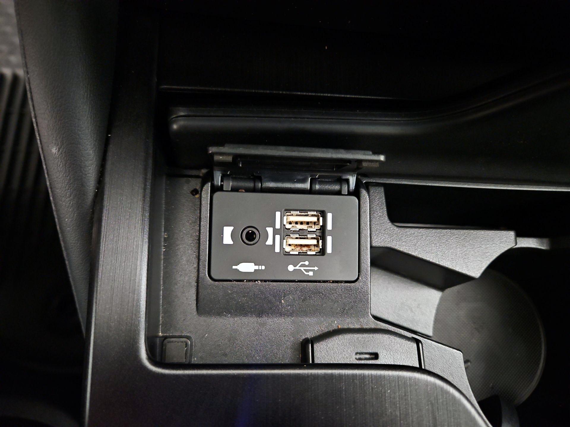 Thumbnail: 2022 Lexus ES - 18