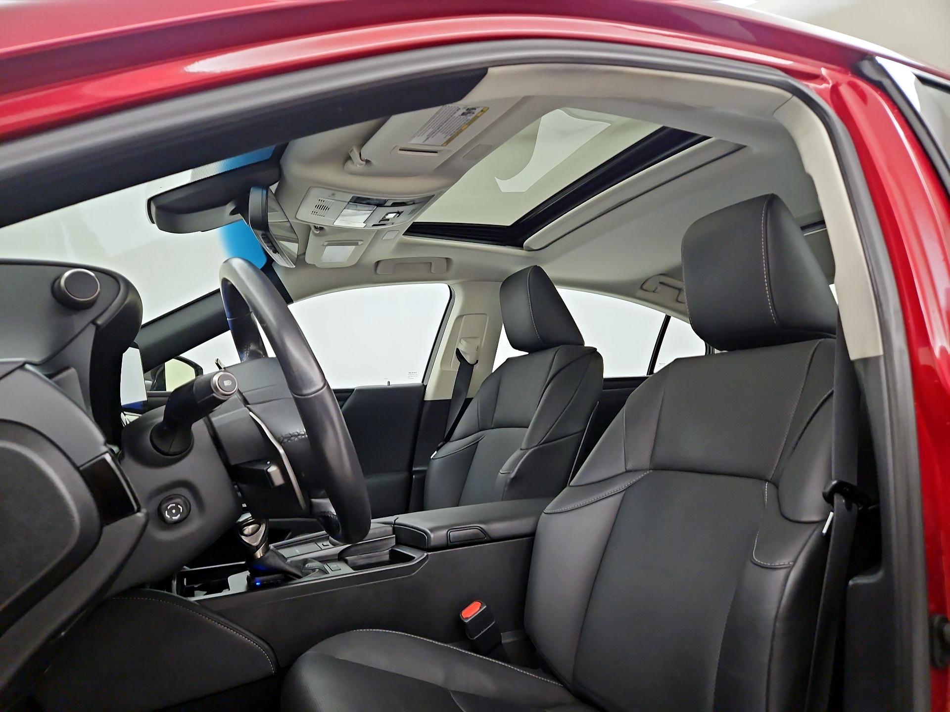 Thumbnail: 2022 Lexus ES - 19