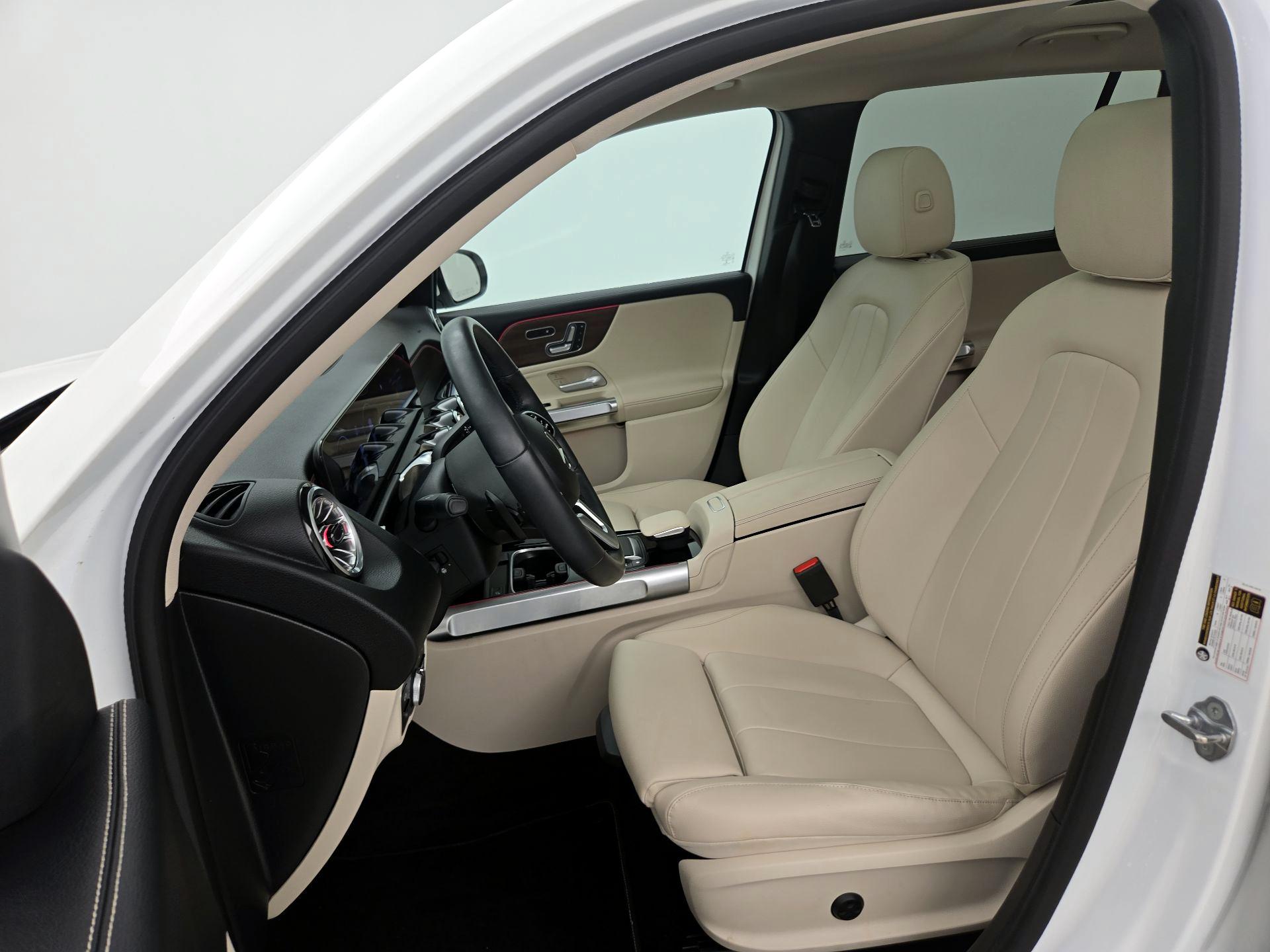 Thumbnail: 2023 Mercedes-Benz GLB - 11