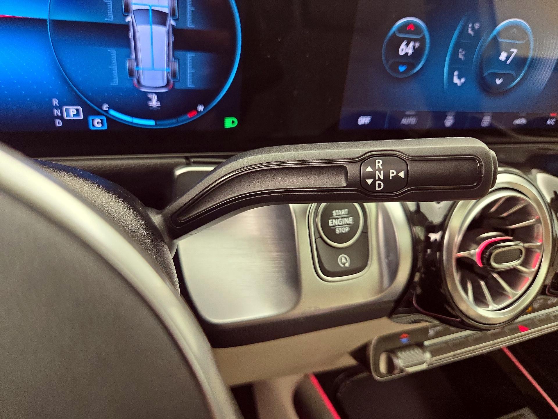 Thumbnail: 2023 Mercedes-Benz GLB - 17