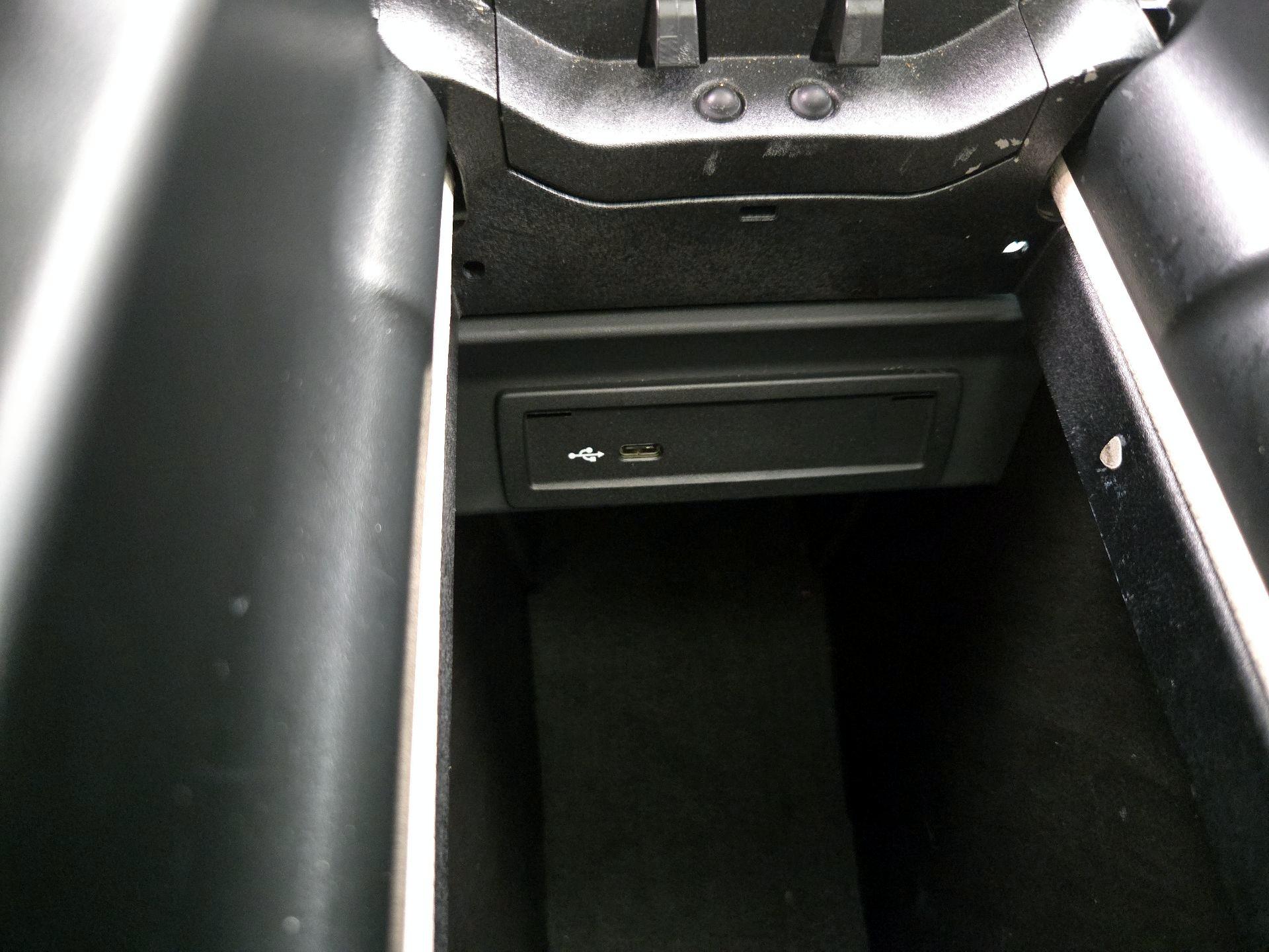 Thumbnail: 2023 Mercedes-Benz GLB - 18