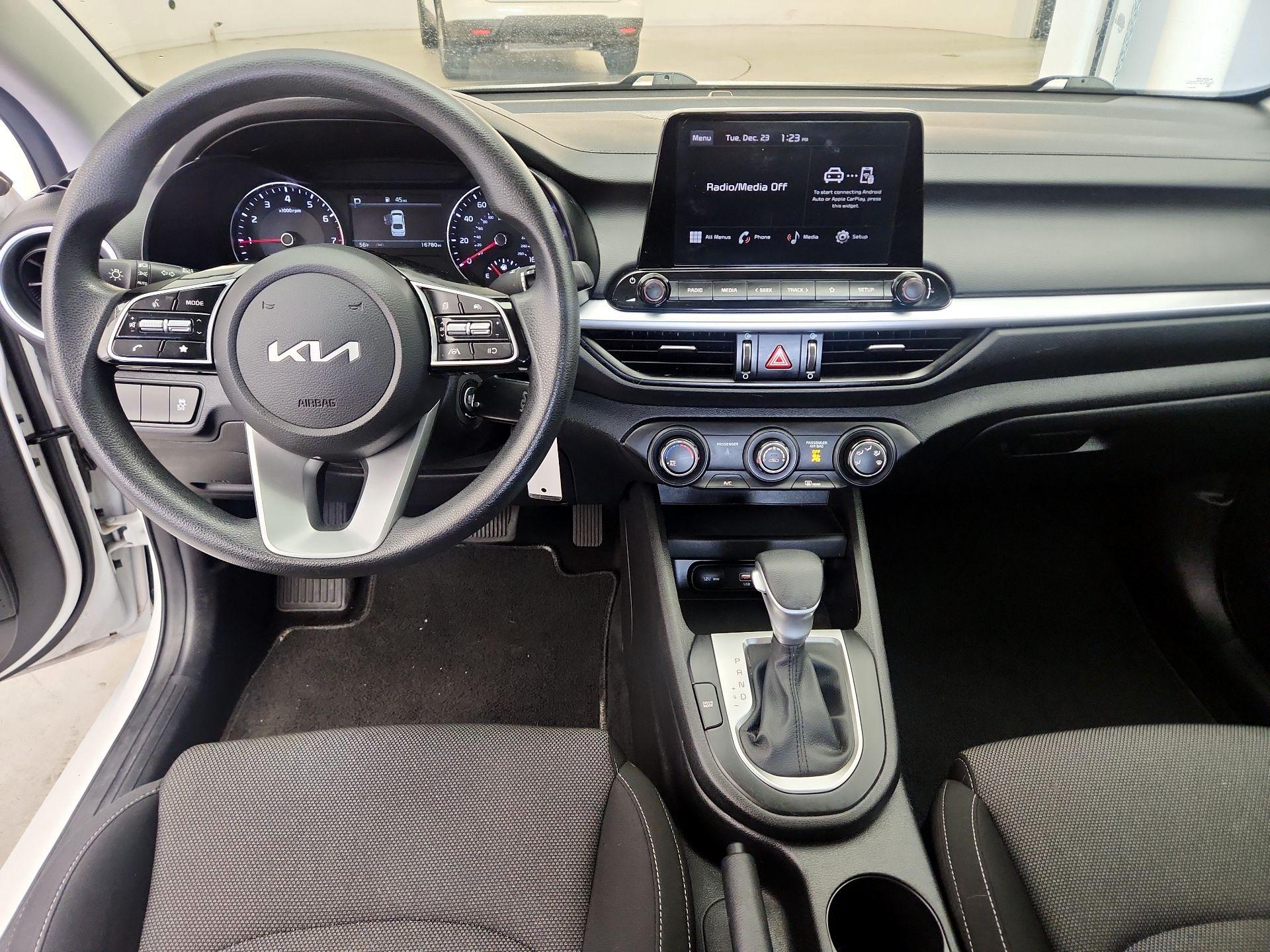 Thumbnail: 2023 Kia Forte - 9