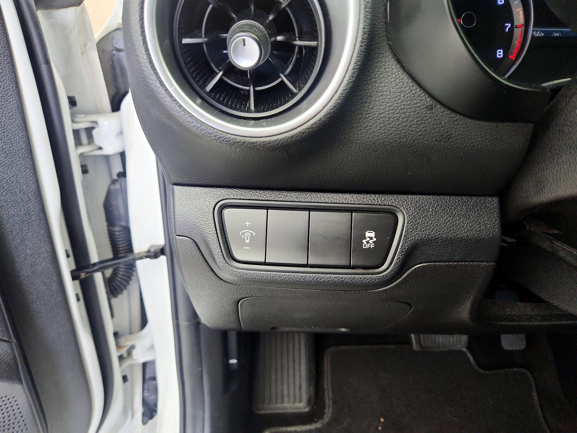 Thumbnail: 2023 Kia Forte - 13