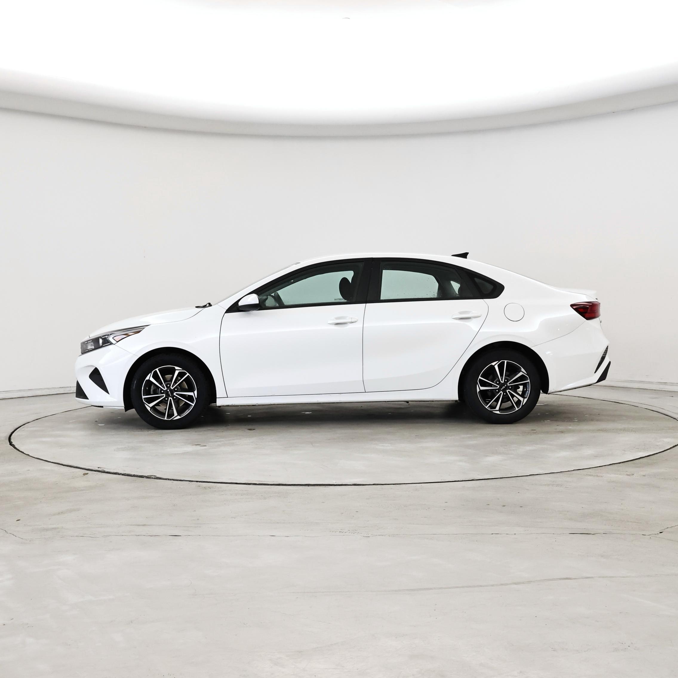 Thumbnail: 2023 Kia Forte - 3