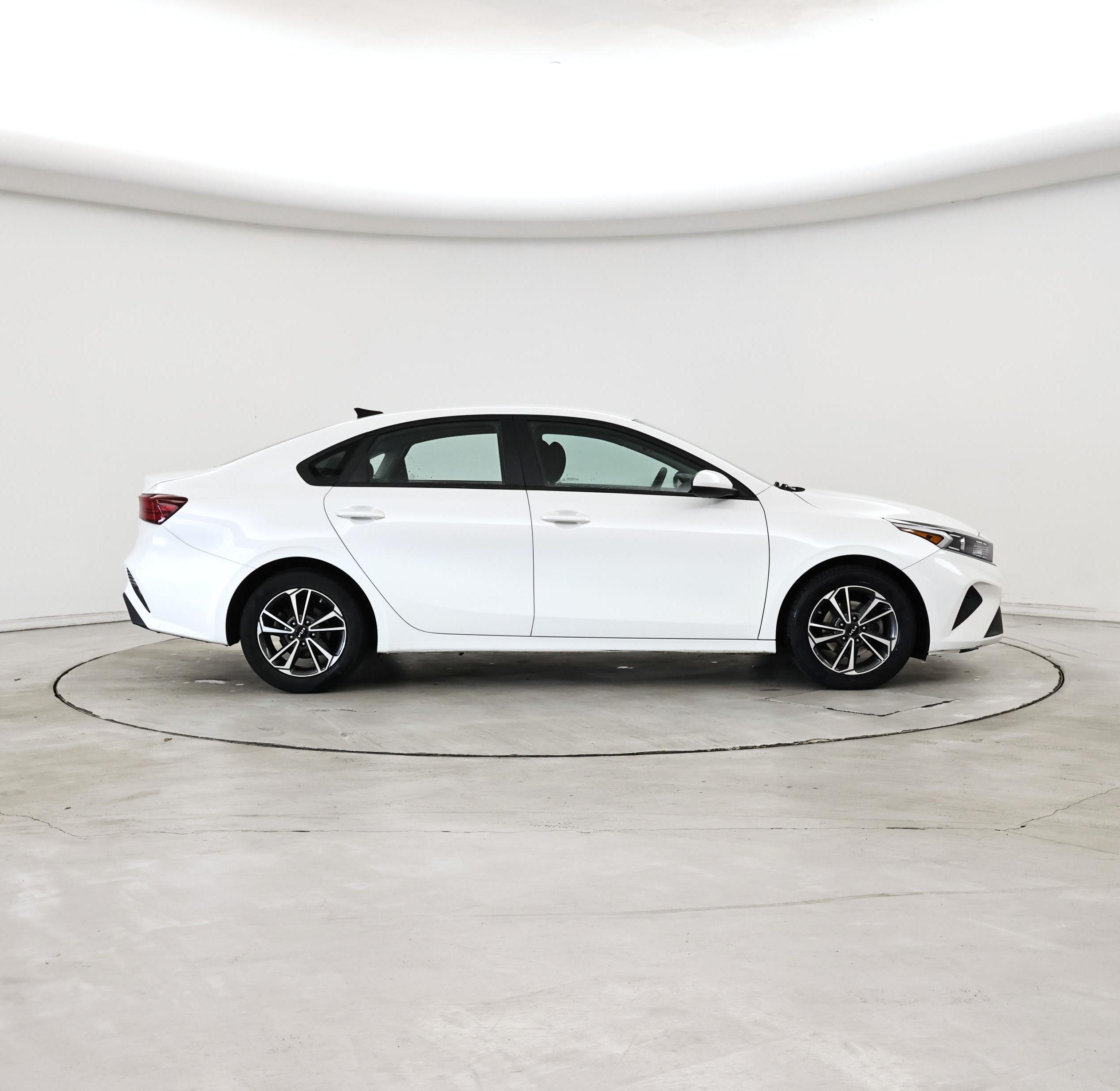 Thumbnail: 2023 Kia Forte - 7