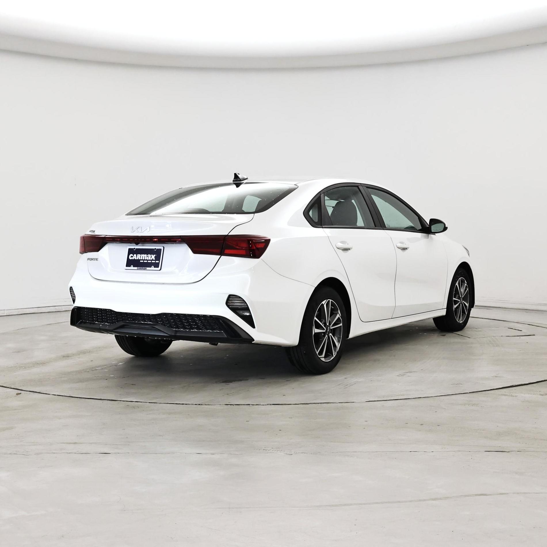 Thumbnail: 2023 Kia Forte - 8