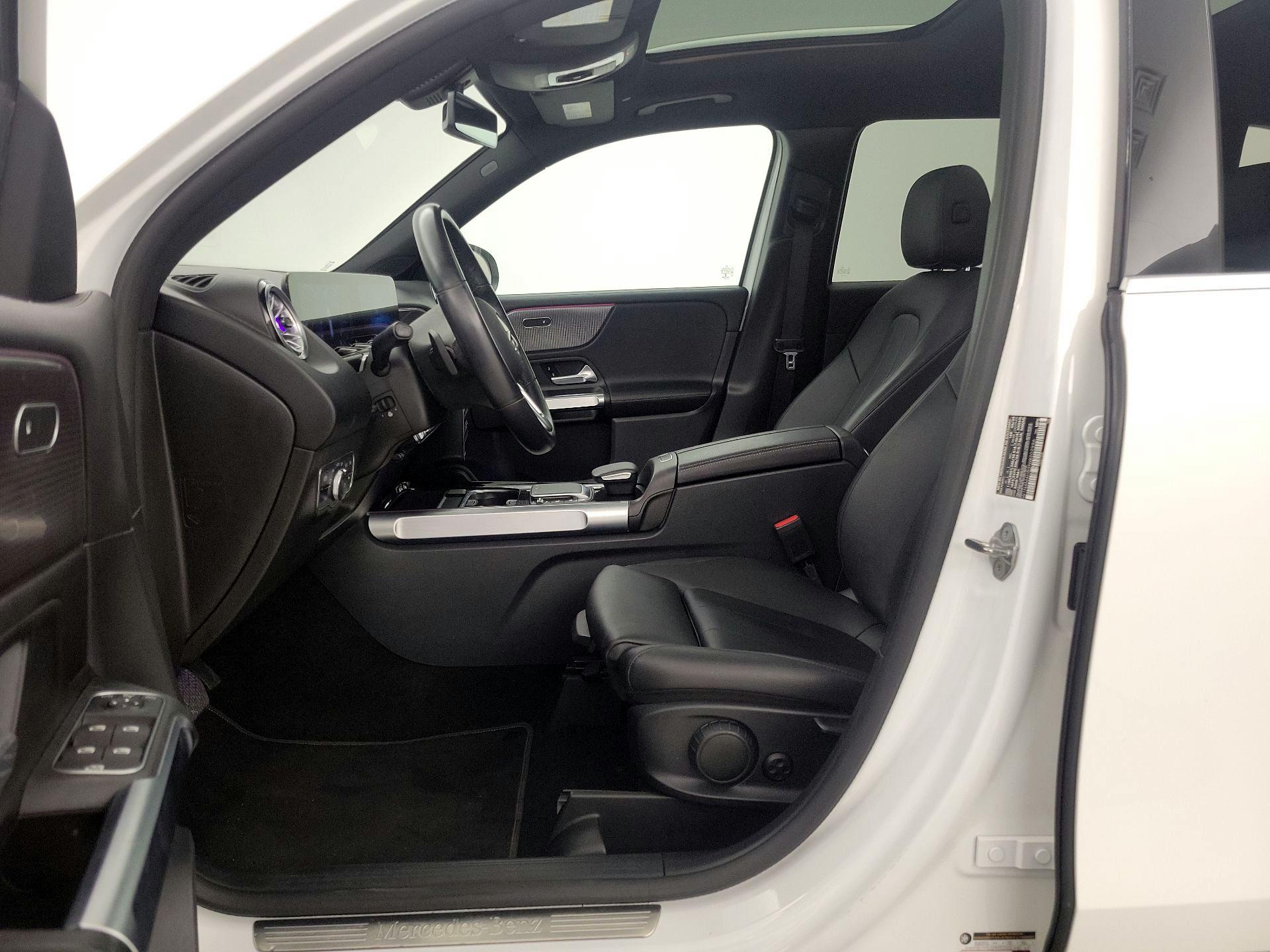 Thumbnail: 2022 Mercedes-Benz GLB - 11