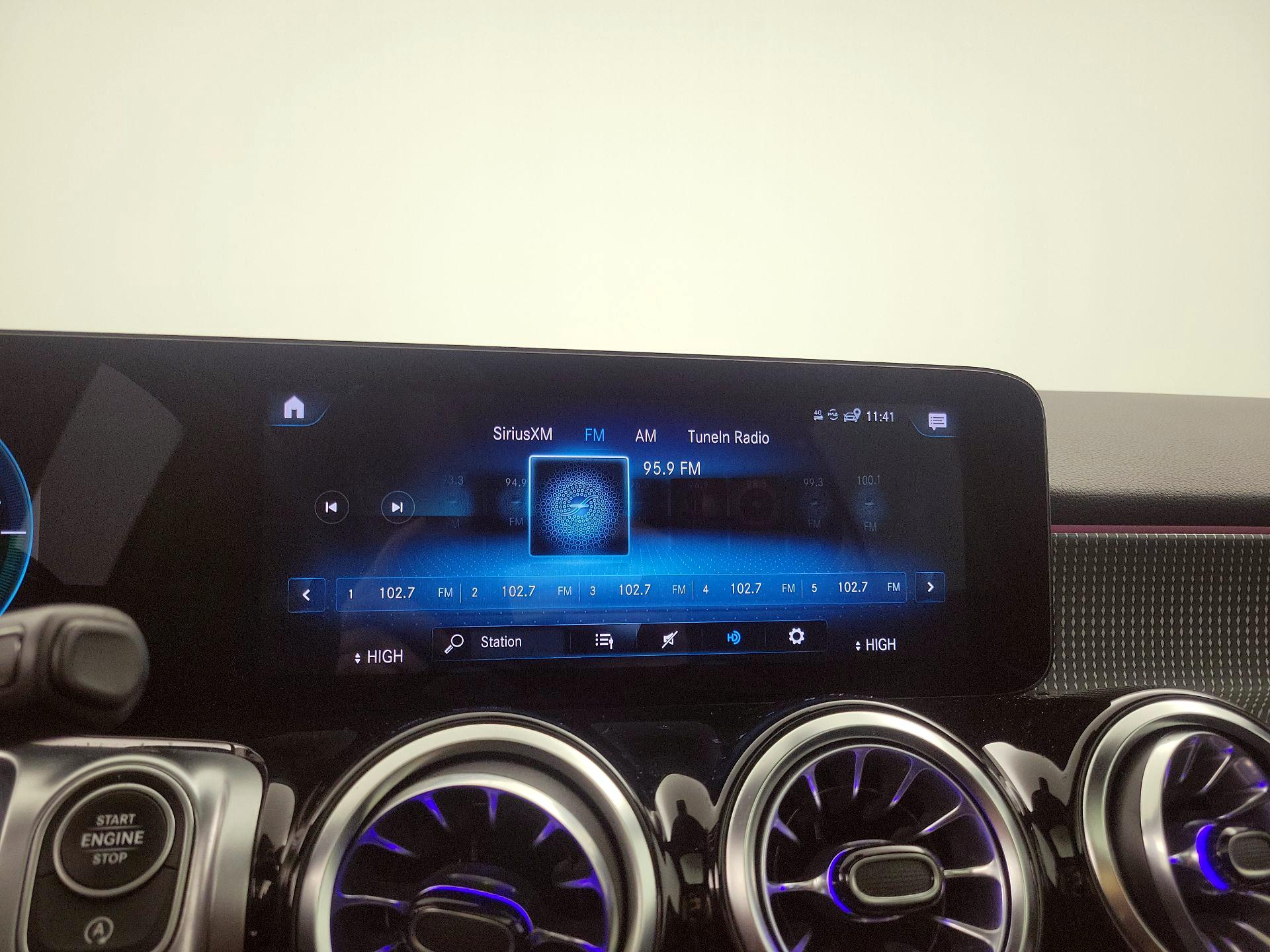 Thumbnail: 2022 Mercedes-Benz GLB - 15