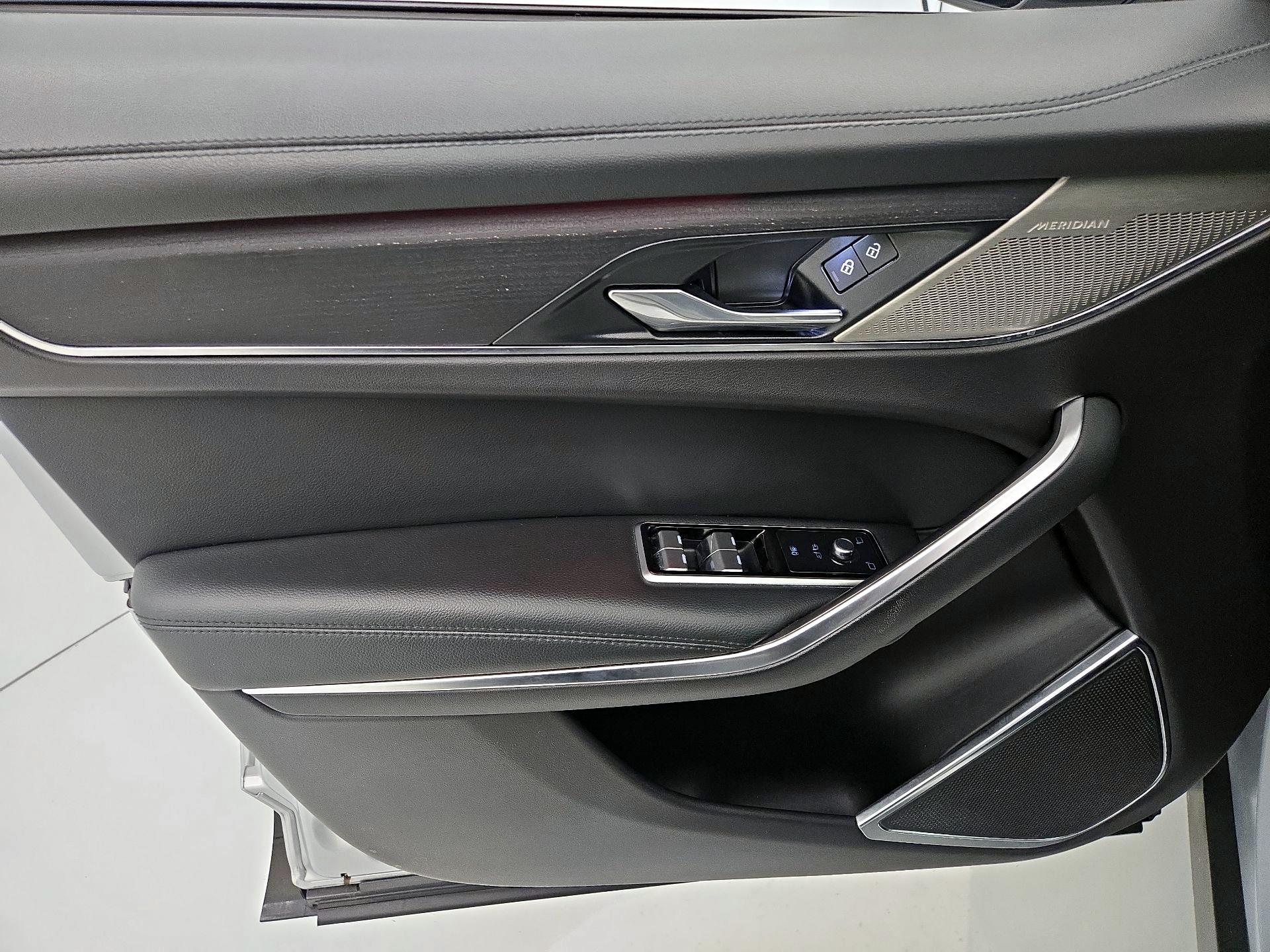 Thumbnail: 2022 Jaguar F-Pace - 12