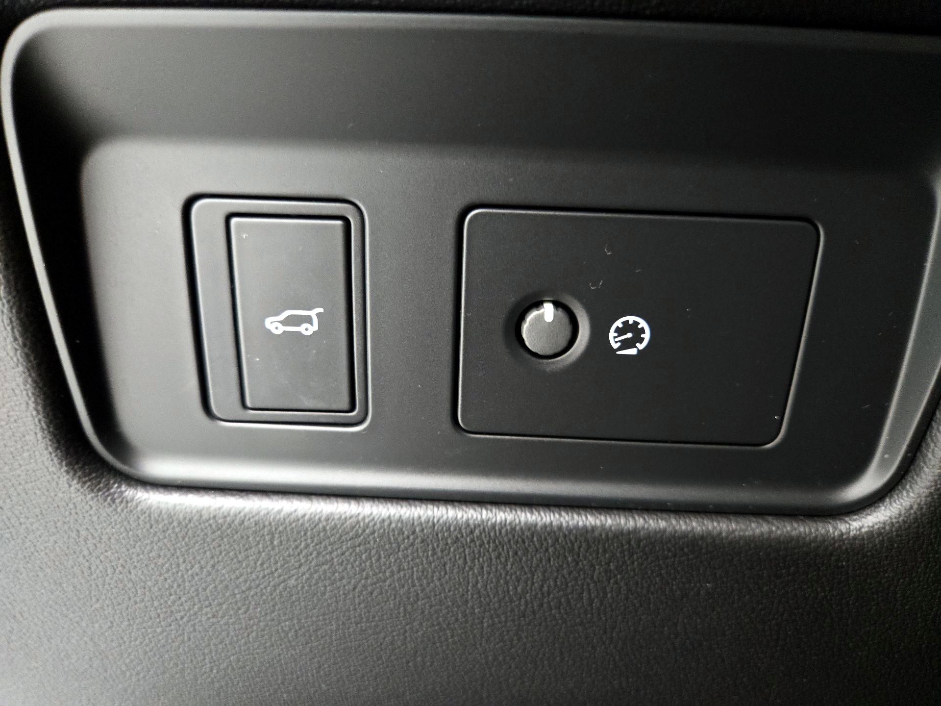 Thumbnail: 2022 Jaguar F-Pace - 13