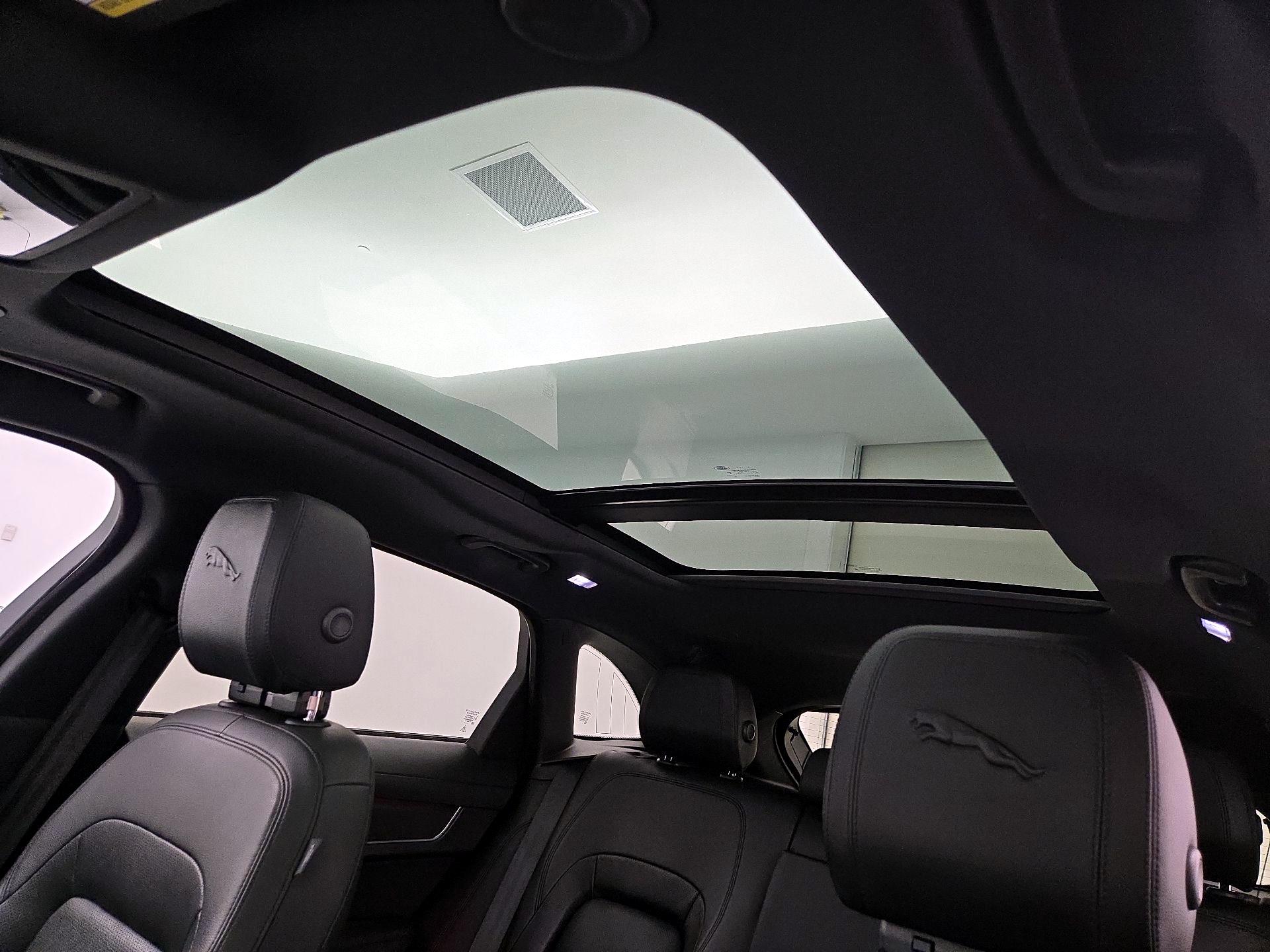 Thumbnail: 2022 Jaguar F-Pace - 20