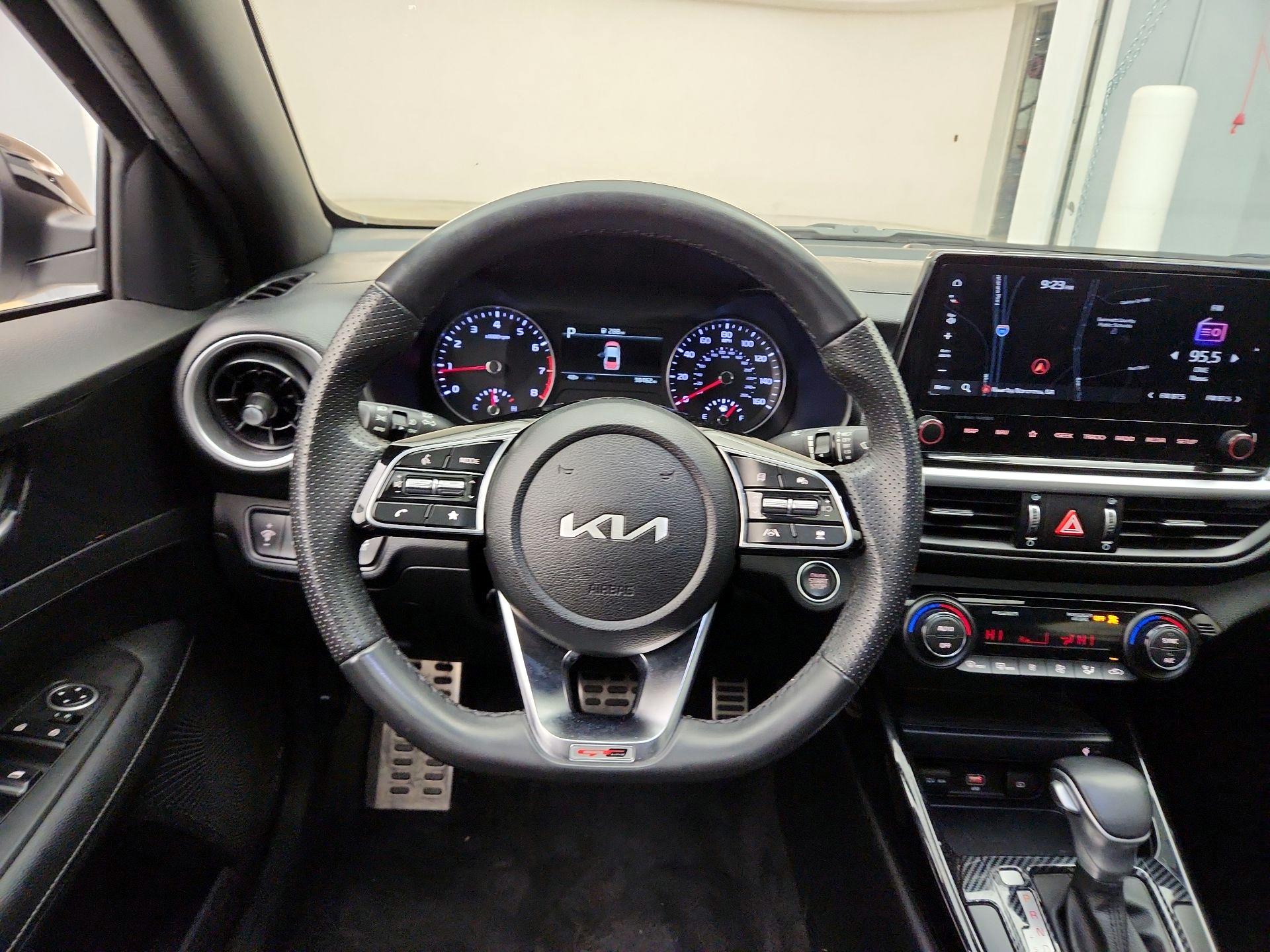 Thumbnail: 2023 Kia Forte - 10