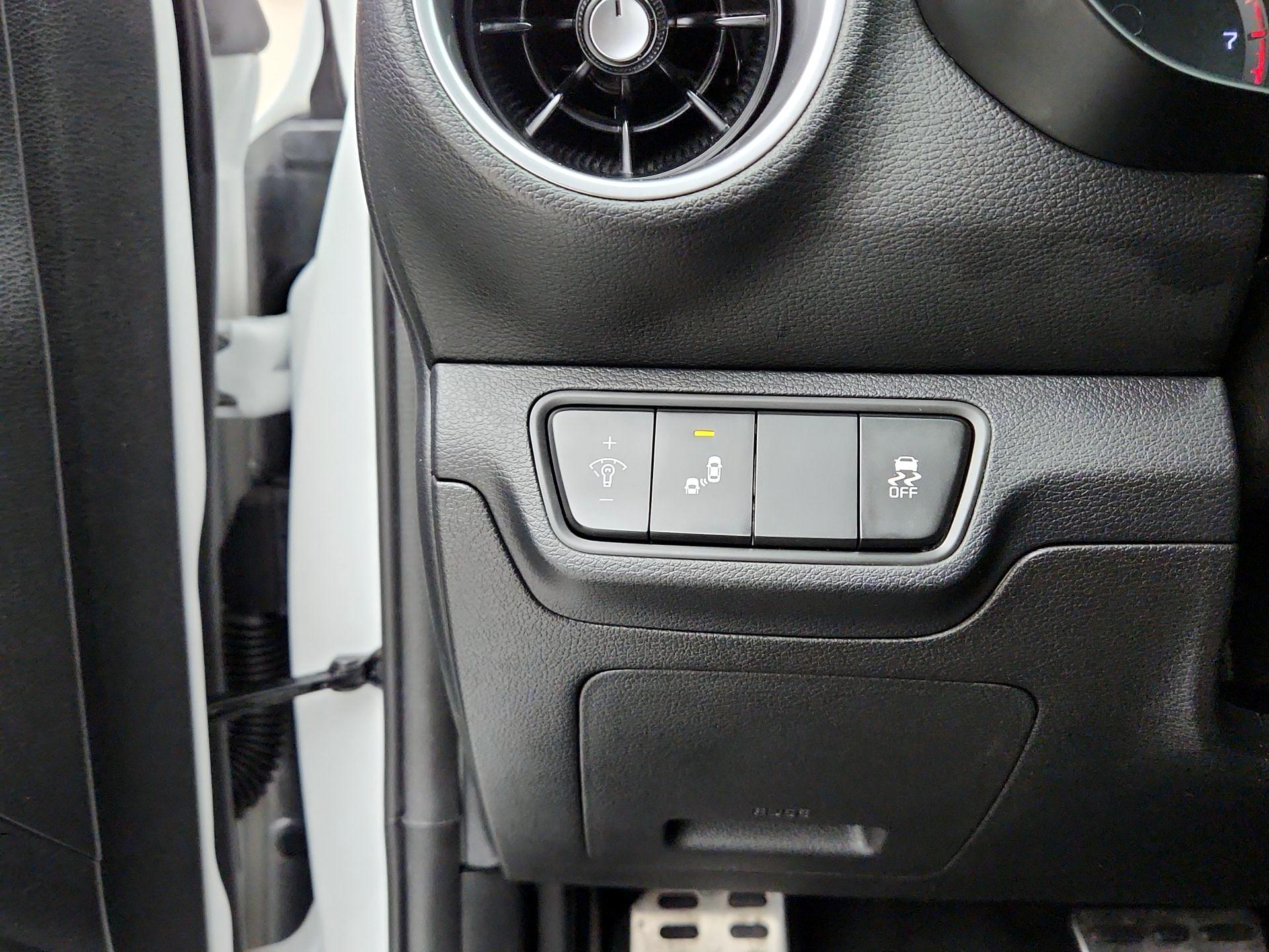 Thumbnail: 2023 Kia Forte - 13