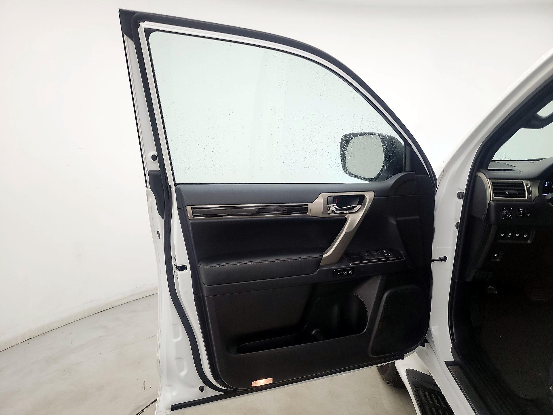 Thumbnail: 2021 Lexus GX - 12